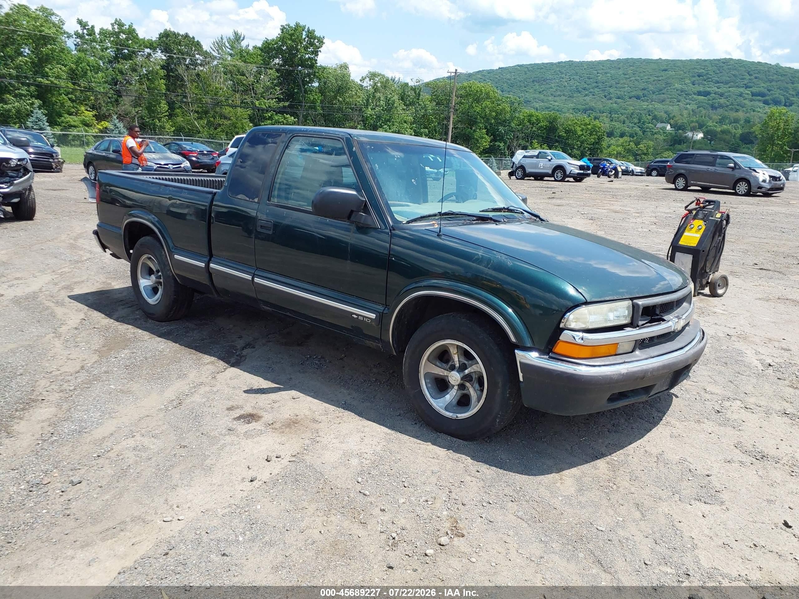 2001 Chevrolet S-10 Ls Green vin: 1GCCS19W418216571