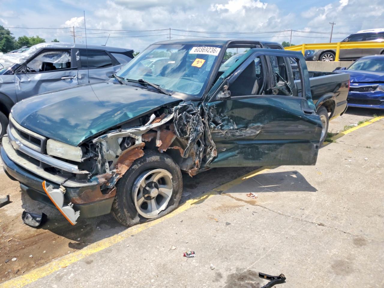 2001 Chevrolet S Truck S10 Green vin: 1GCCS19W418249750