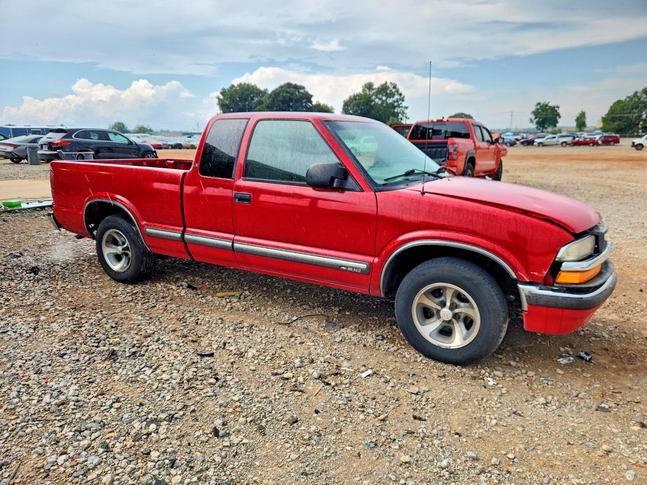 2001 Chevrolet S Truck S10 Red vin: 1GCCS19W518175349