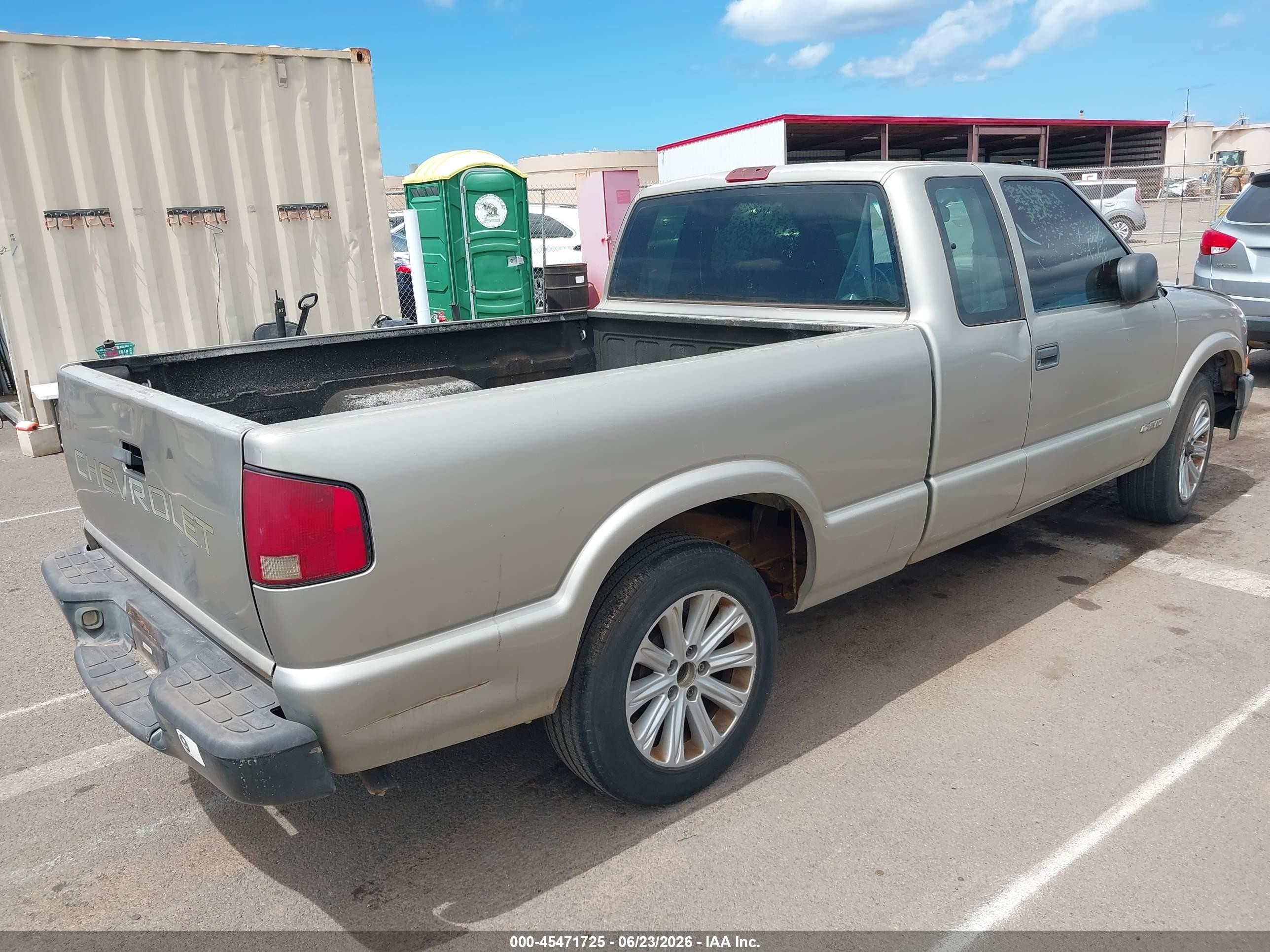 2002 Chevrolet S-10 Ls Beige vin: 1GCCS19W528113242