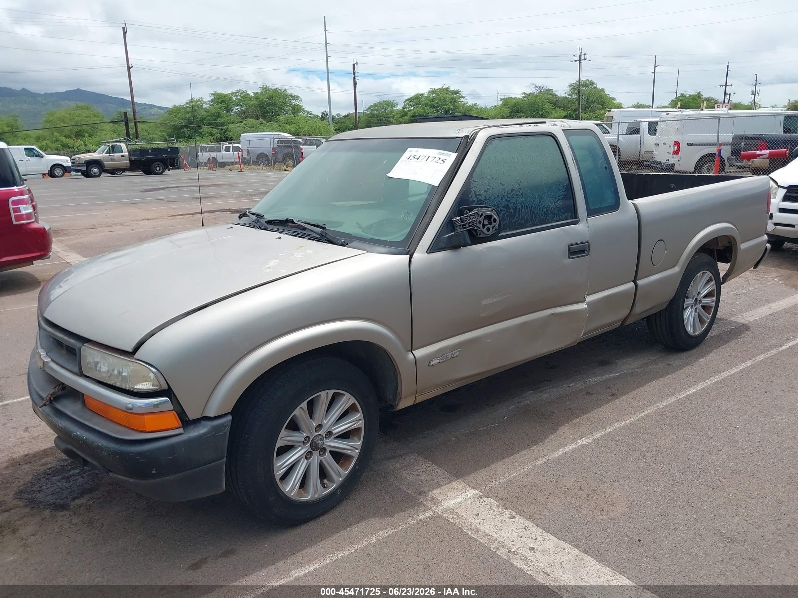 2002 Chevrolet S-10 Ls Beige vin: 1GCCS19W528113242