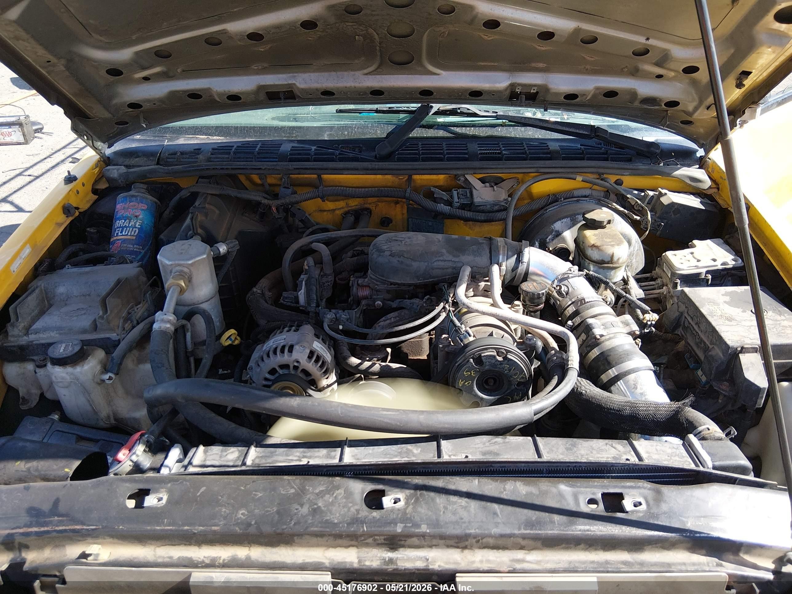 2002 Chevrolet S-10 Ls Yellow vin: 1GCCS19W528222820