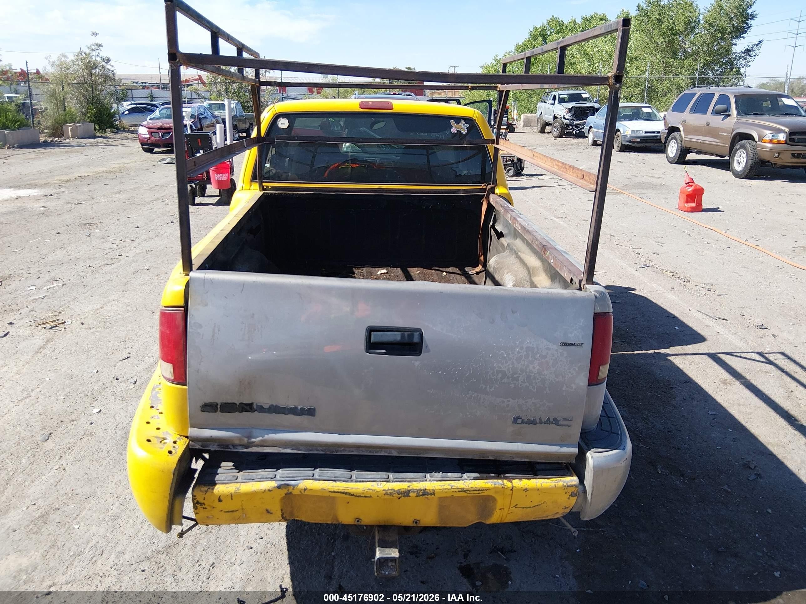 2002 Chevrolet S-10 Ls Yellow vin: 1GCCS19W528222820