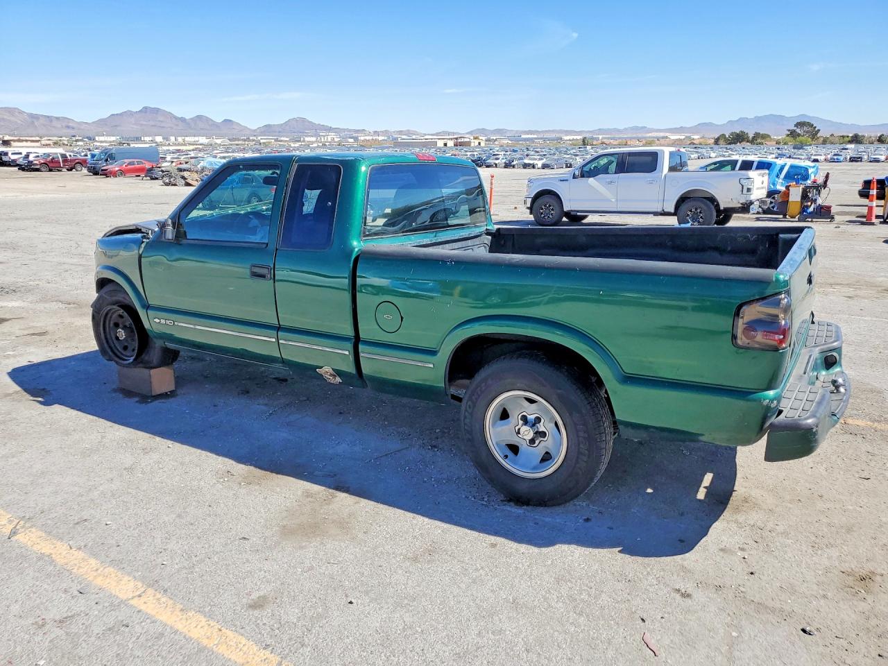 2000 Chevrolet S Truck S10 Green vin: 1GCCS19W5YK203048