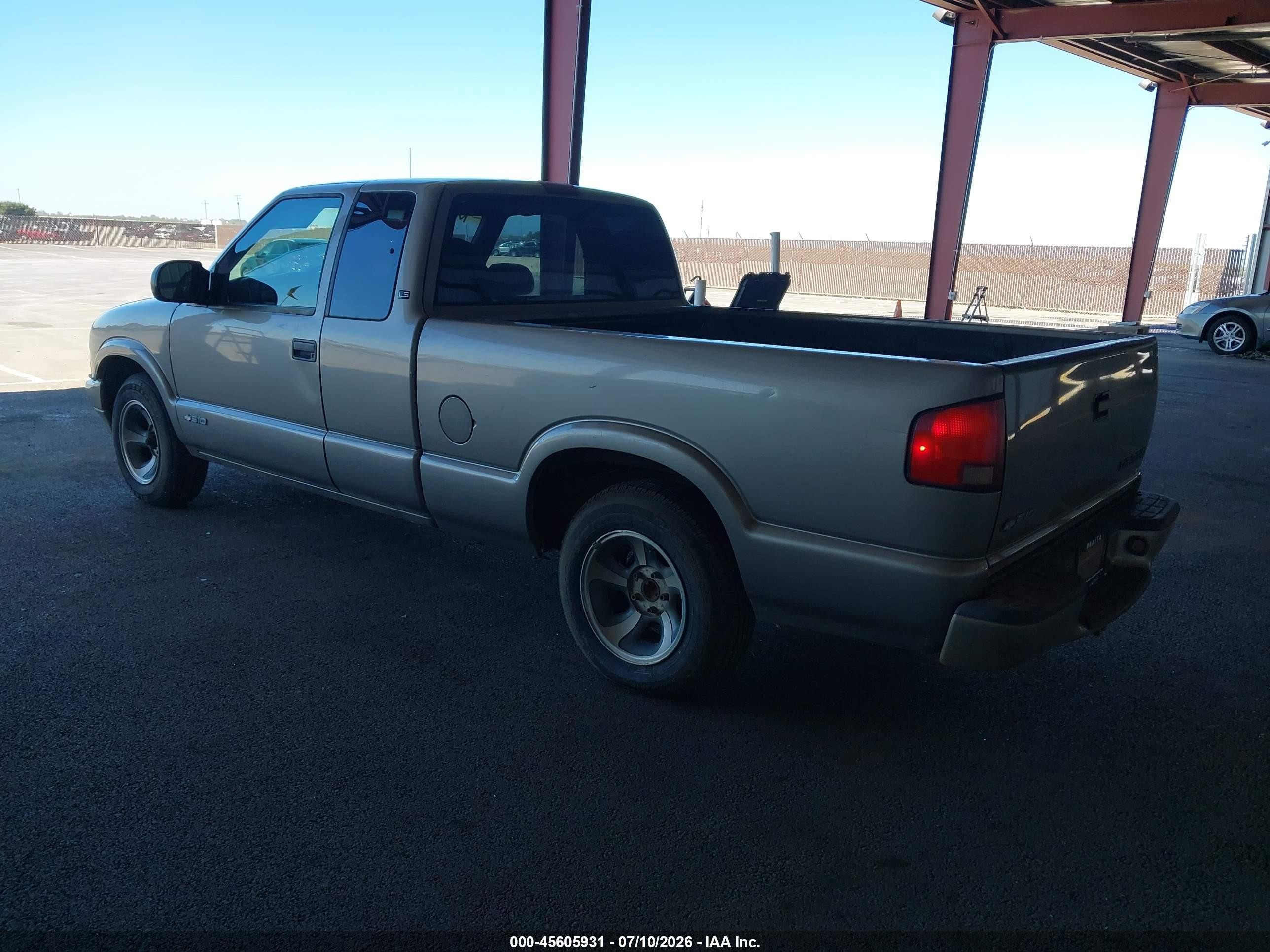 2001 Chevrolet S-10 Ls Коричневый vin: 1GCCS19W618110378