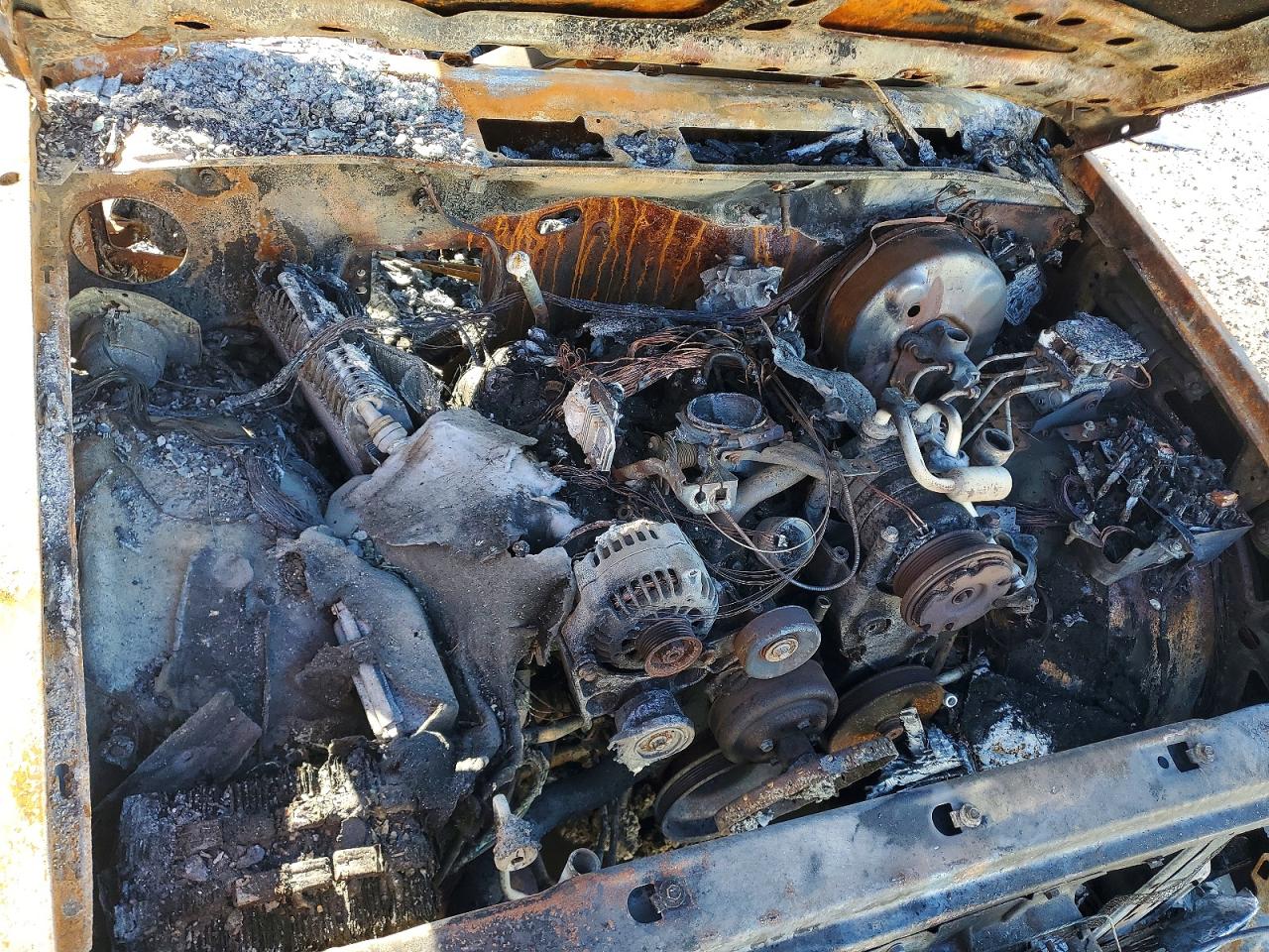 2001 Chevrolet S Truck S10 Burn vin: 1GCCS19W618122658
