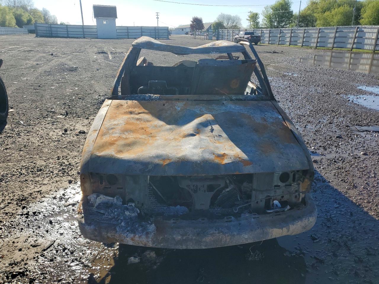 2001 Chevrolet S Truck S10 Burn vin: 1GCCS19W618122658