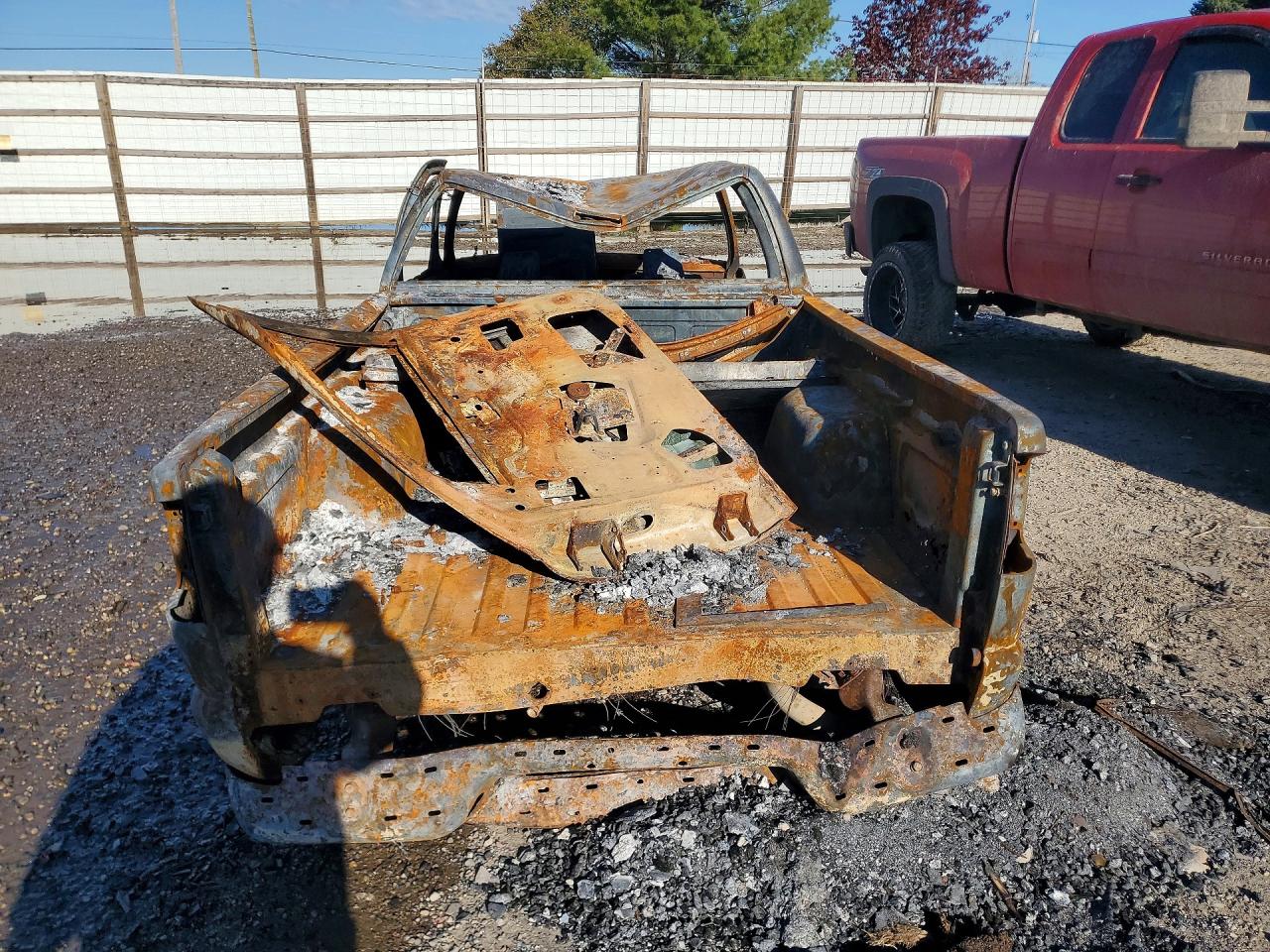2001 Chevrolet S Truck S10 Burn vin: 1GCCS19W618122658