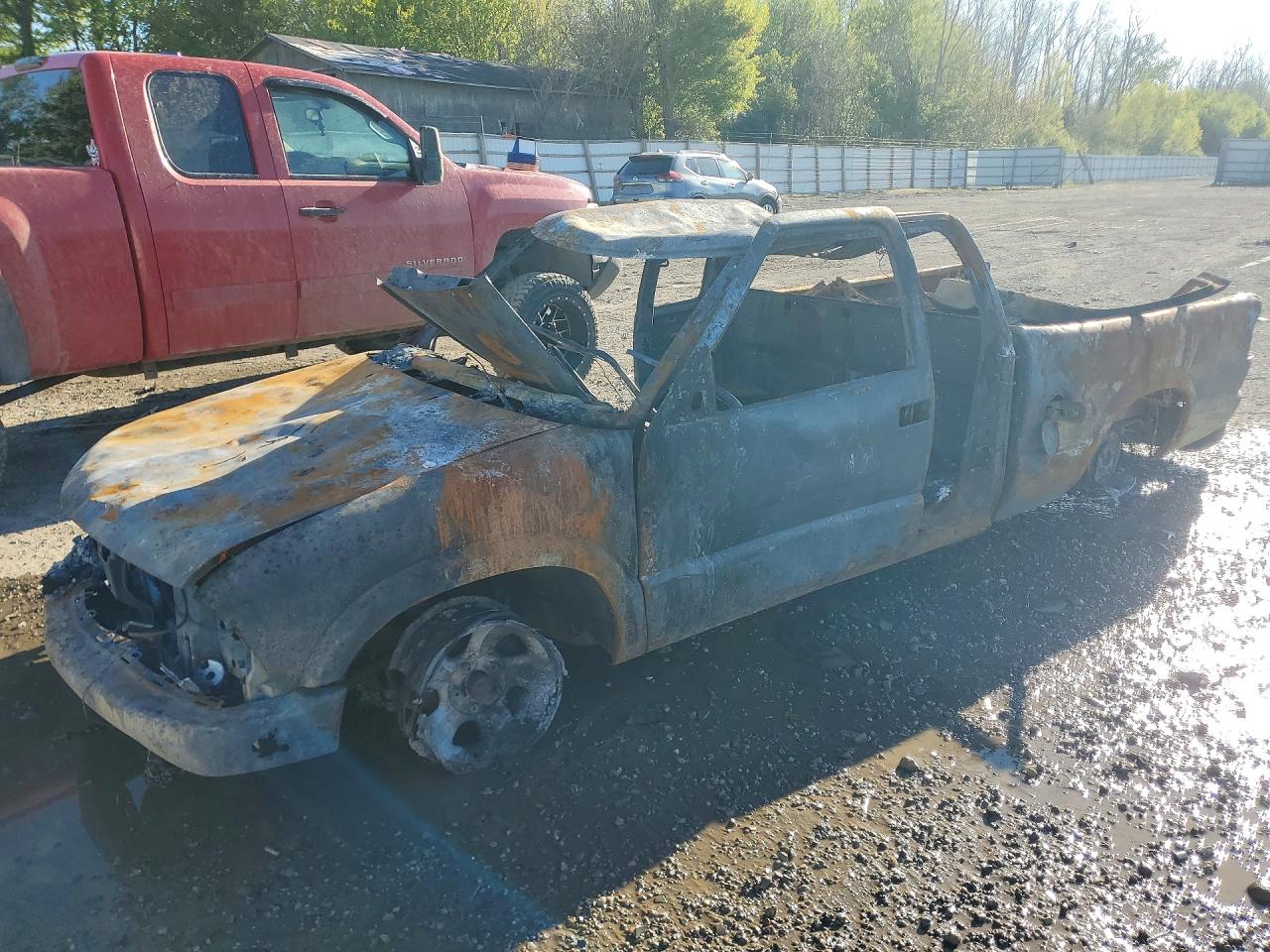 2001 Chevrolet S Truck S10 Burn vin: 1GCCS19W618122658