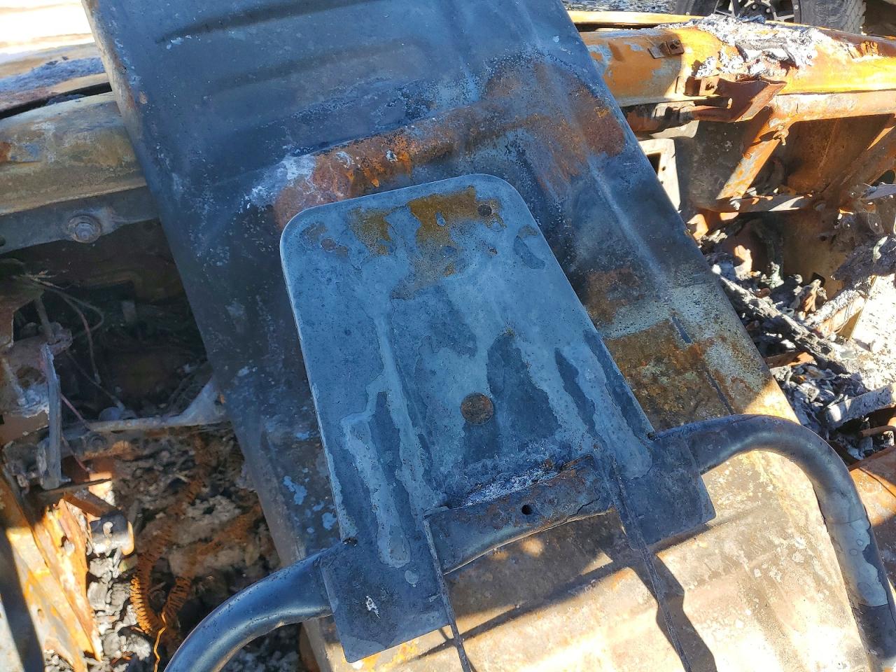 2001 Chevrolet S Truck S10 Burn vin: 1GCCS19W618122658