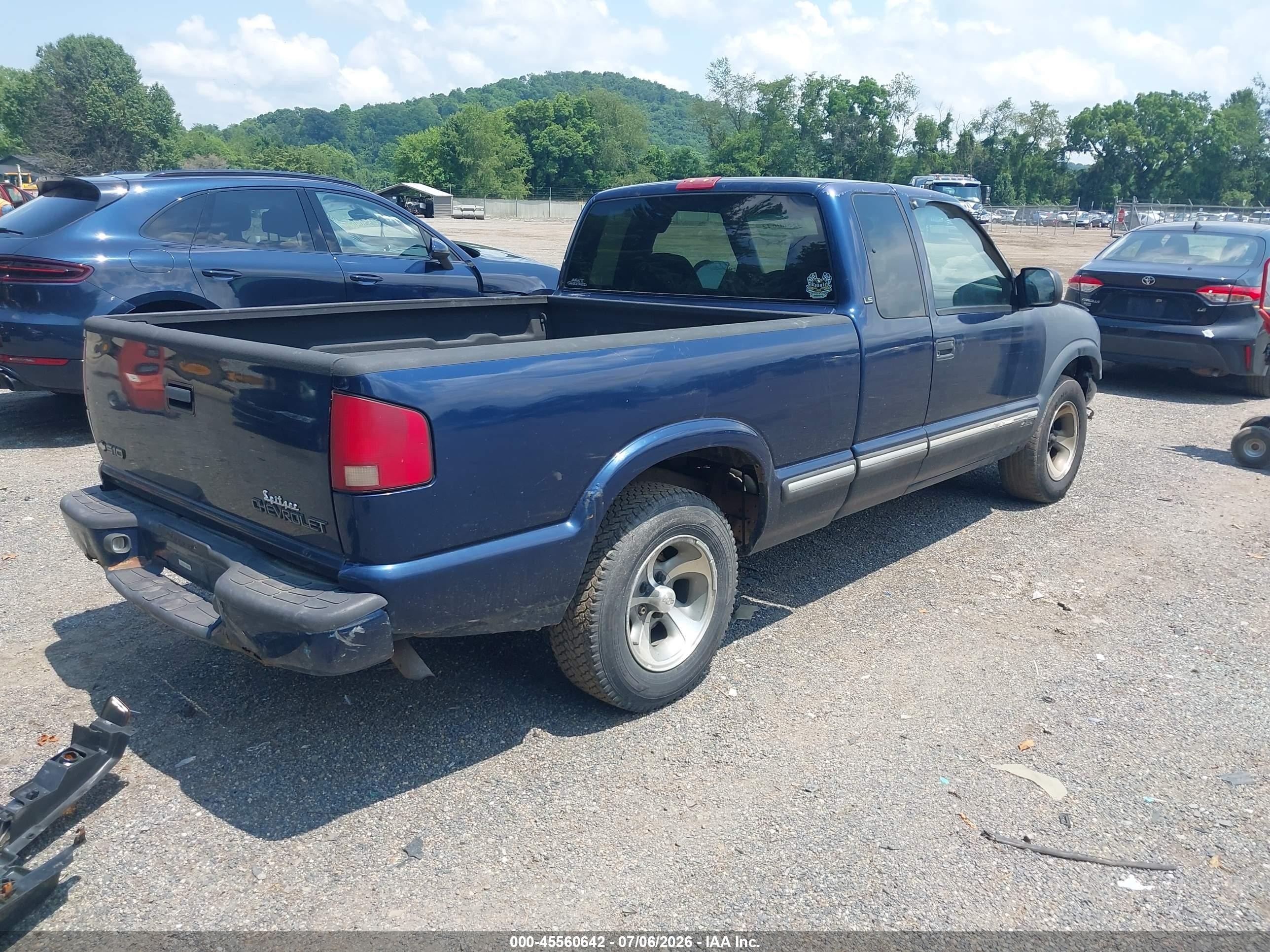 2001 Chevrolet S-10 Ls Dark Blue vin: 1GCCS19W618175697