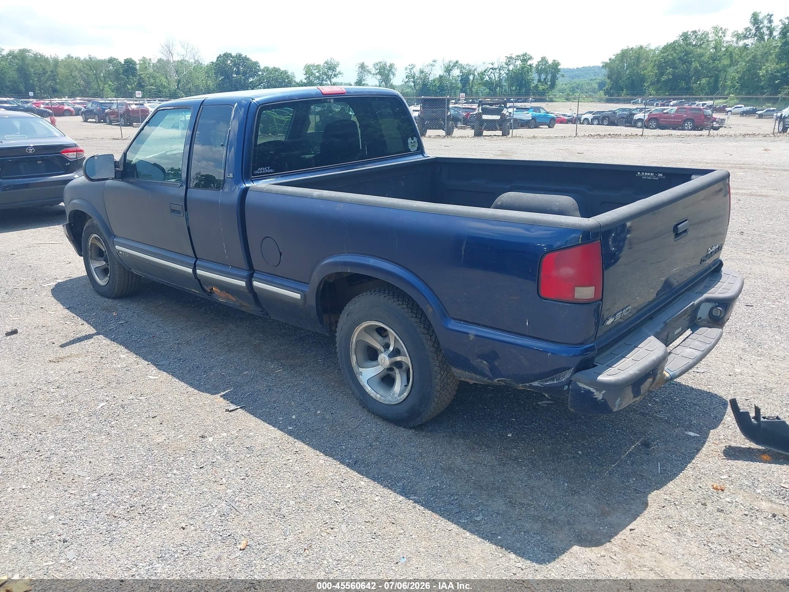 2001 Chevrolet S-10 Ls Dark Blue vin: 1GCCS19W618175697
