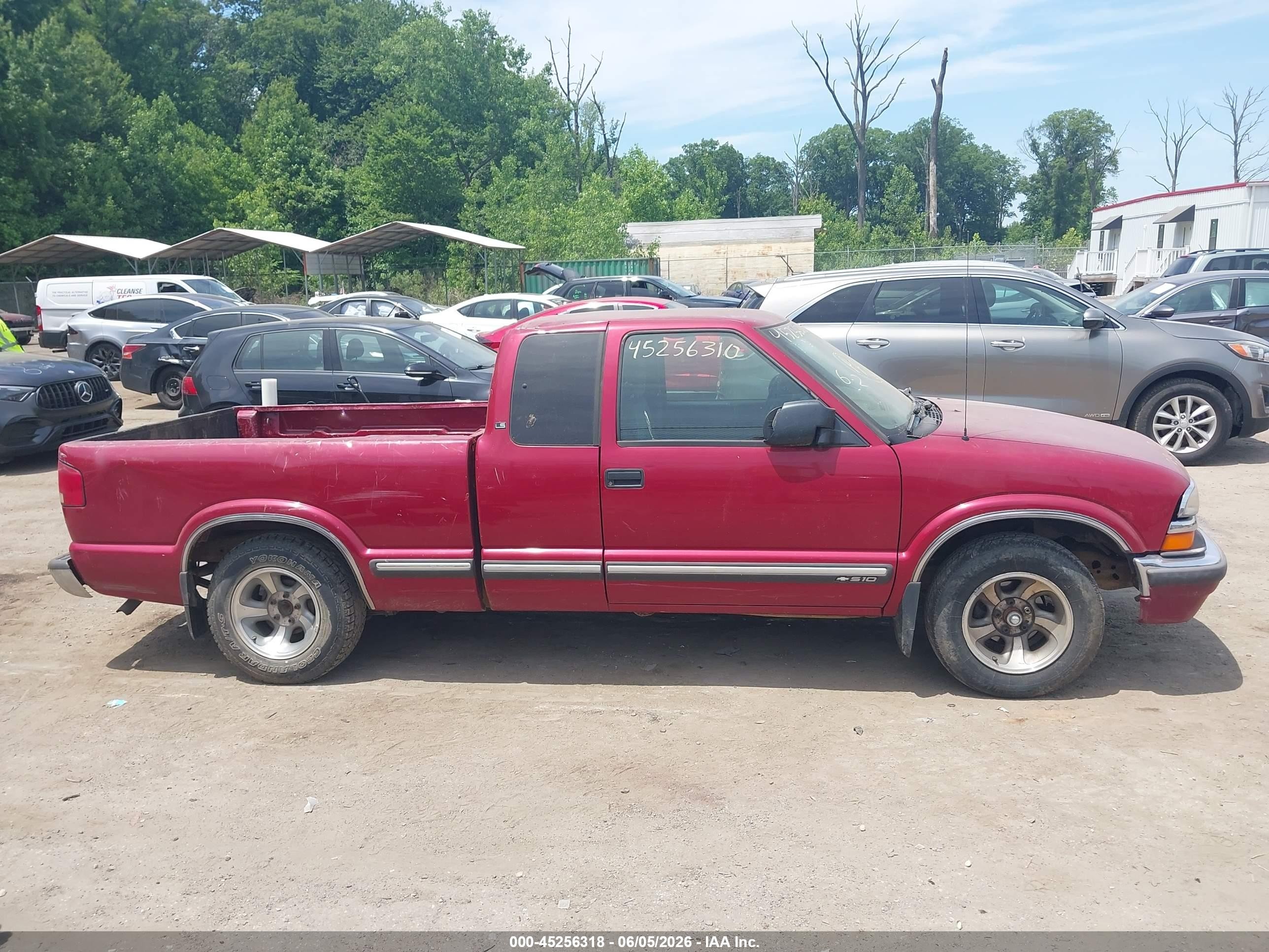 2001 Chevrolet S-10 Ls Red vin: 1GCCS19W718148198