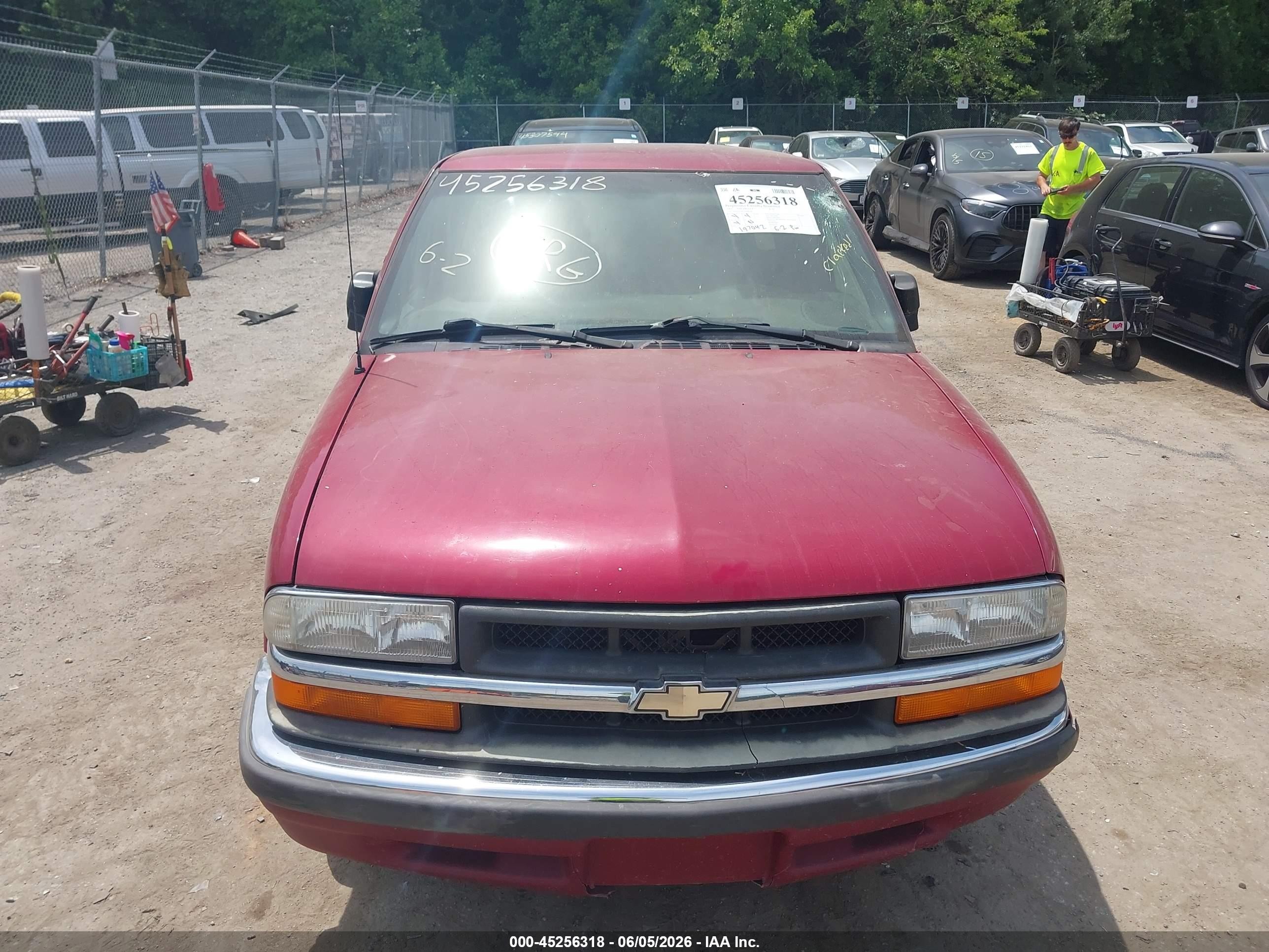 2001 Chevrolet S-10 Ls Red vin: 1GCCS19W718148198