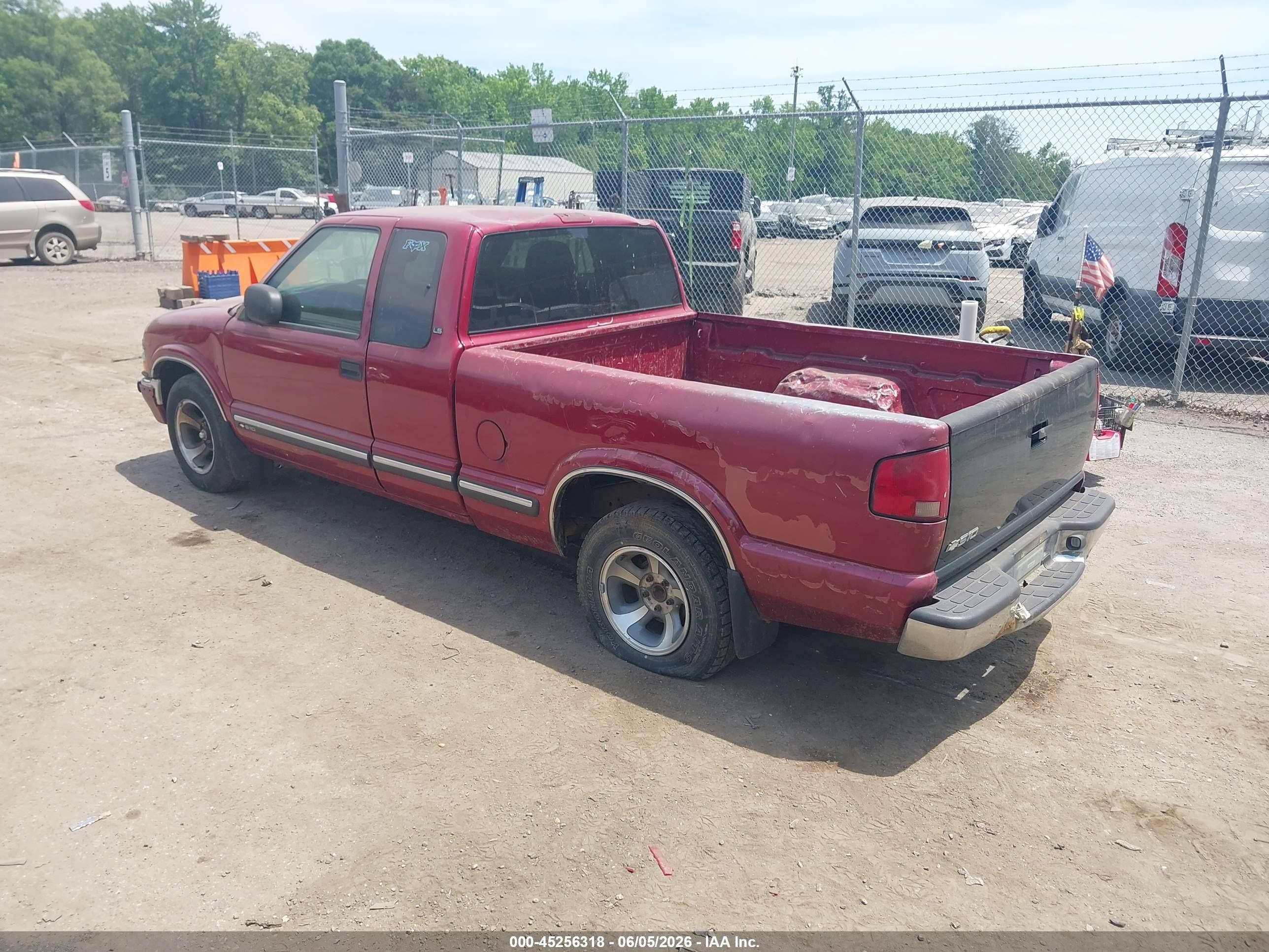 2001 Chevrolet S-10 Ls Red vin: 1GCCS19W718148198