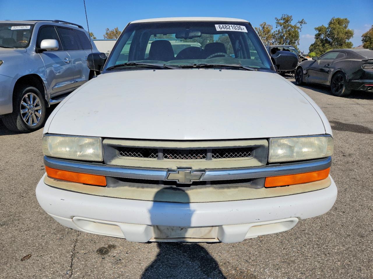 2001 Chevrolet S Truck S10 White vin: 1GCCS19W718163218
