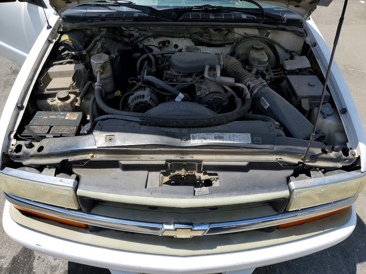 2001 Chevrolet S Truck S10 White vin: 1GCCS19W718163218