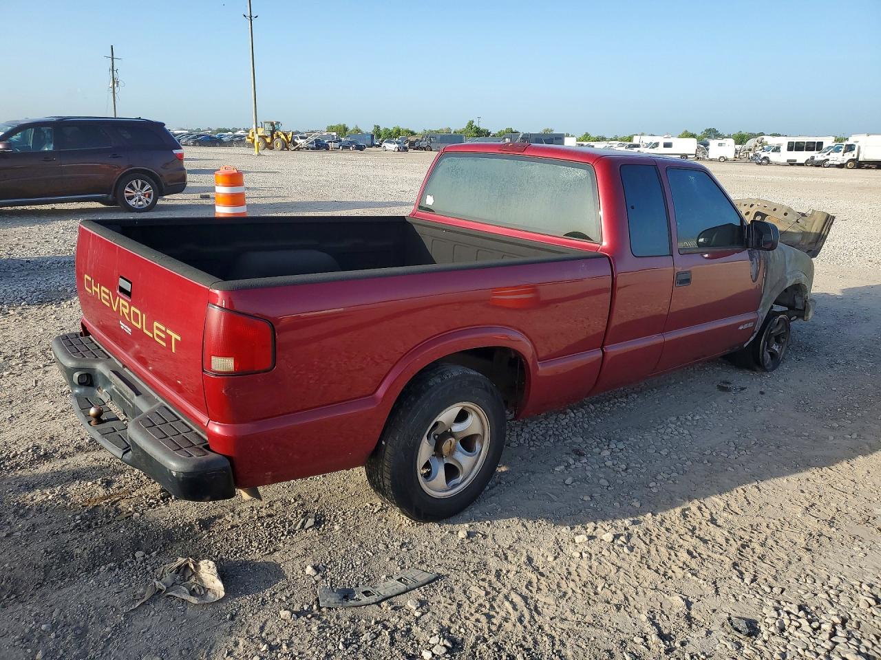 2002 Chevrolet S Truck S10 Red vin: 1GCCS19W728146517