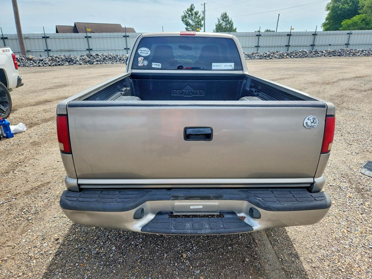 2002 Chevrolet S Truck S10 Beige vin: 1GCCS19W728153192