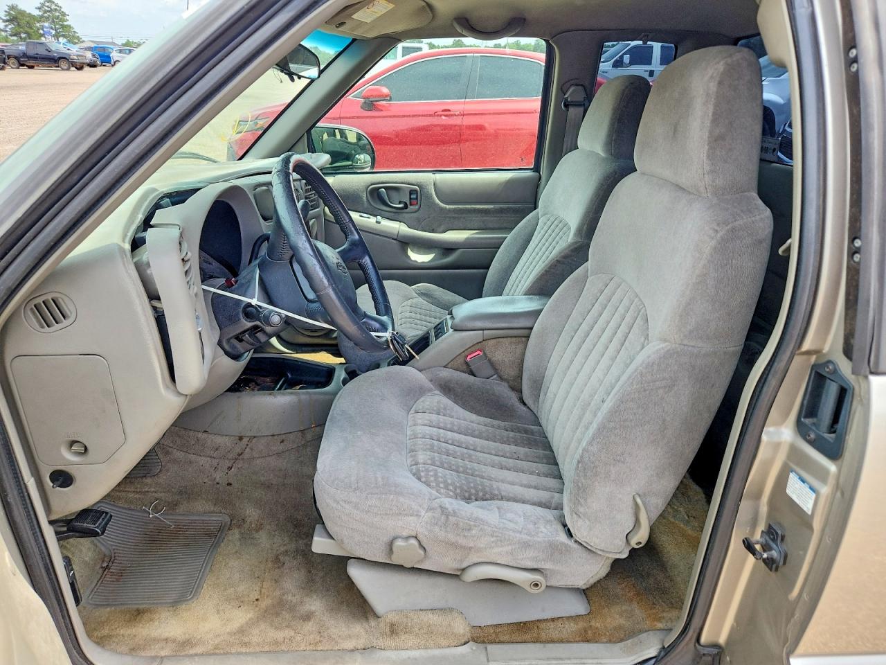 2002 Chevrolet S Truck S10 Beige vin: 1GCCS19W728153192