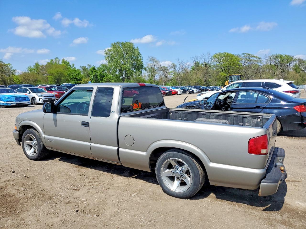 2002 Chevrolet S Truck S10 Silver vin: 1GCCS19W728264065
