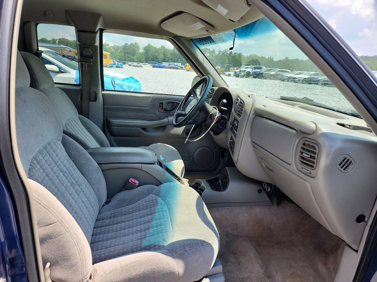 2000 Chevrolet S Truck S10 White vin: 1GCCS19W7Y8148177
