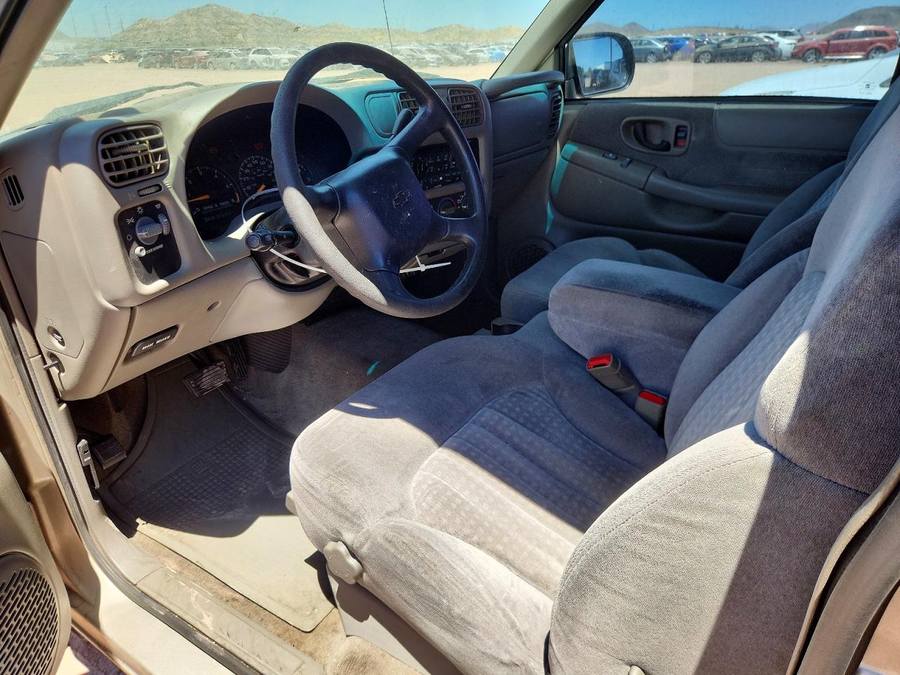 2000 Chevrolet S Truck S10 Tan vin: 1GCCS19W7Y8260087