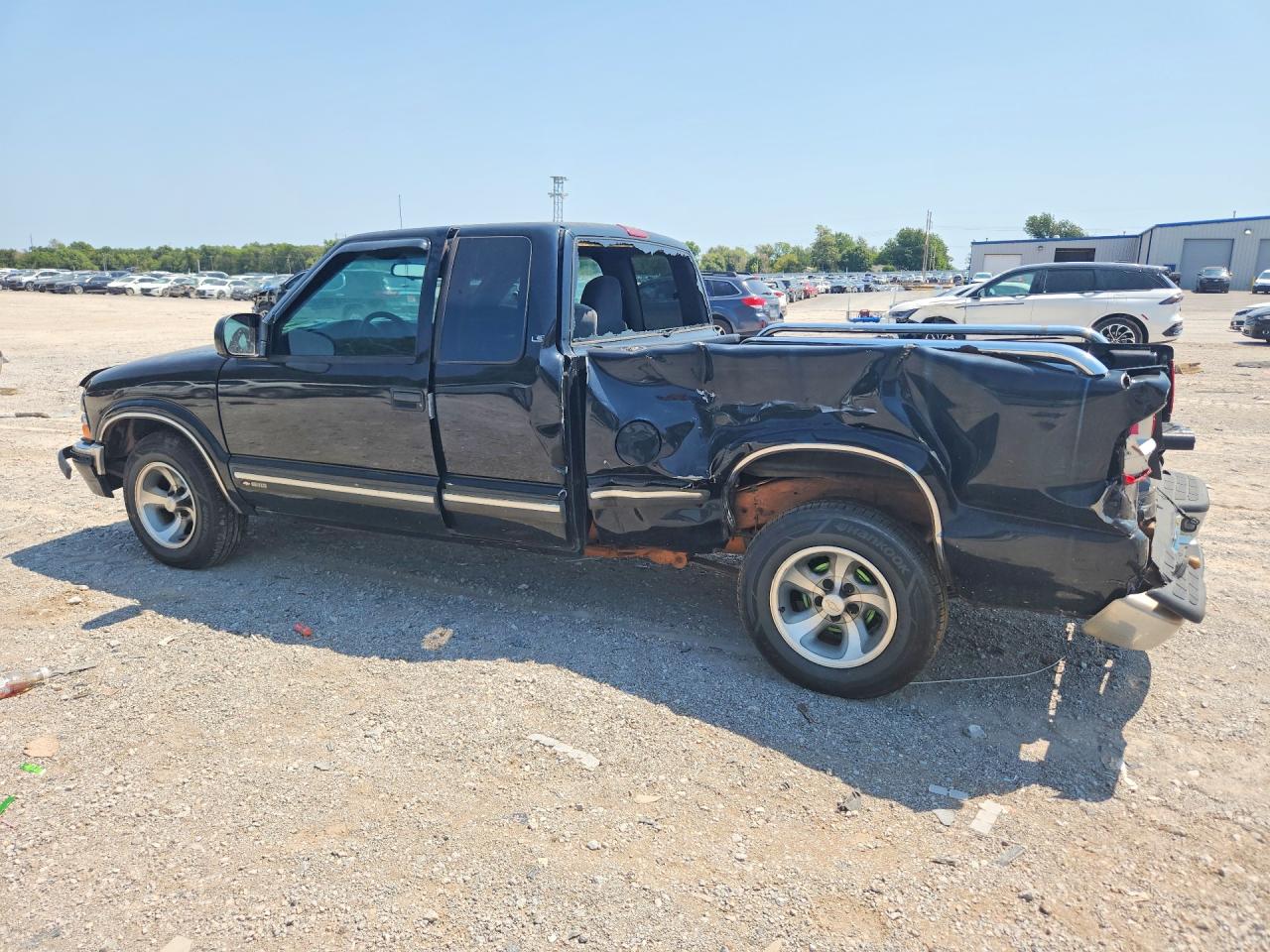 2001 Chevrolet S Truck S10 Black vin: 1GCCS19W818184627
