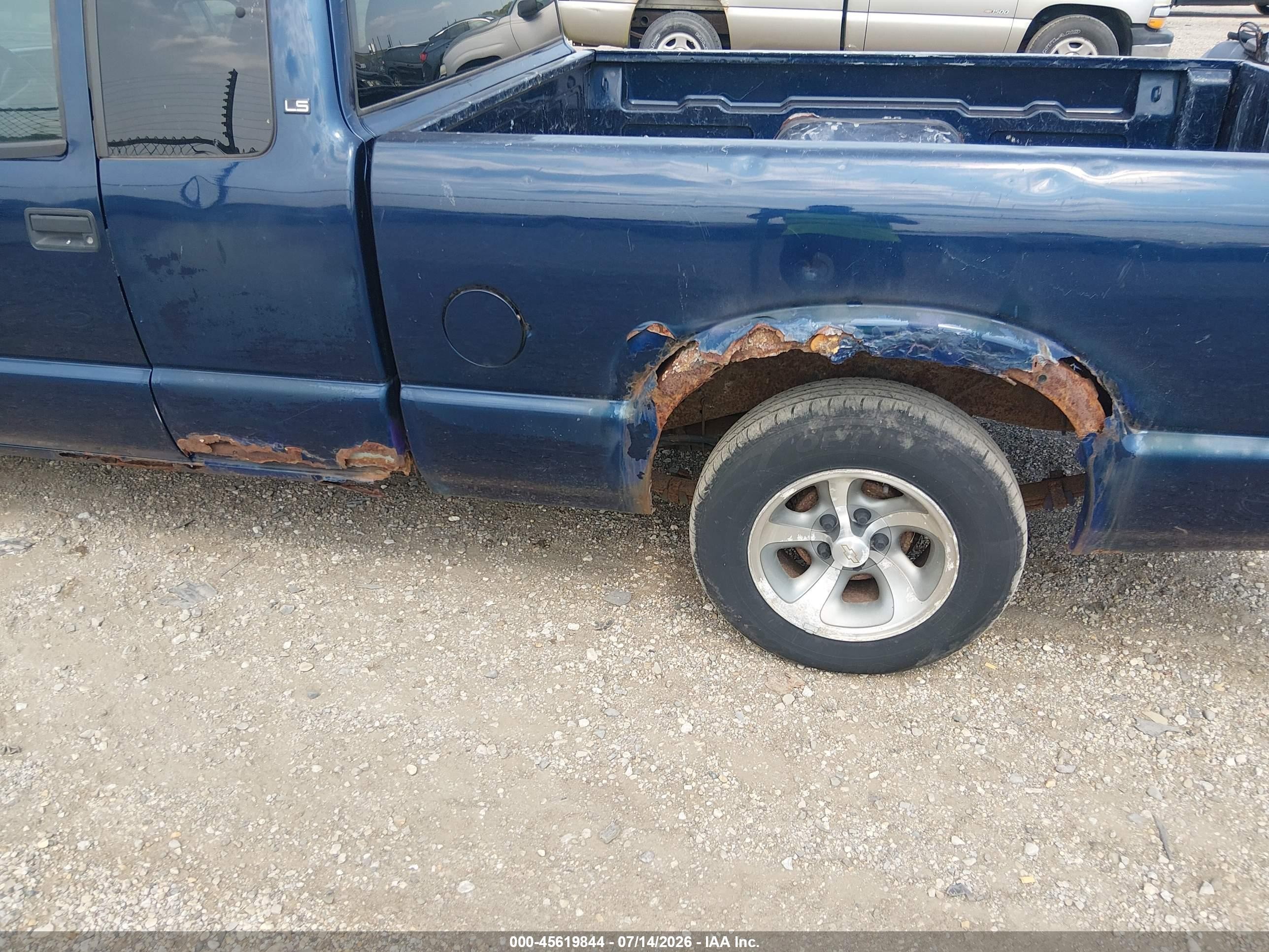 2001 Chevrolet S-10 Ls Dark Blue vin: 1GCCS19W818187432