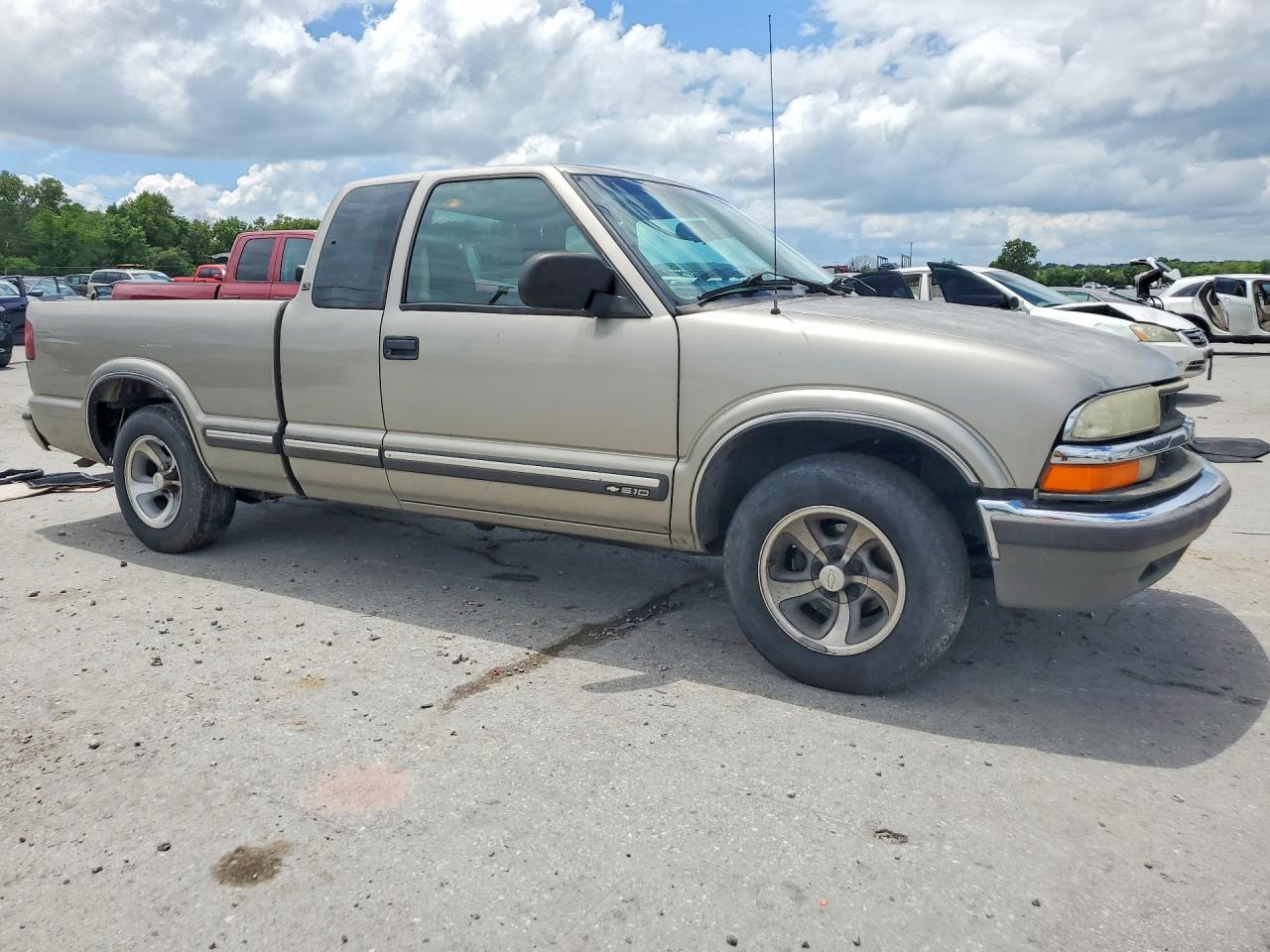 2001 Chevrolet S Truck S10 Silver vin: 1GCCS19W818259942