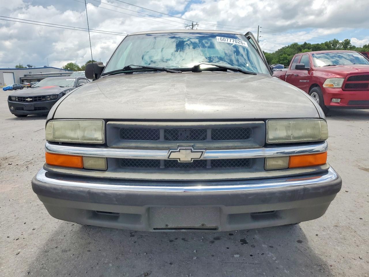 2001 Chevrolet S Truck S10 Silver vin: 1GCCS19W818259942