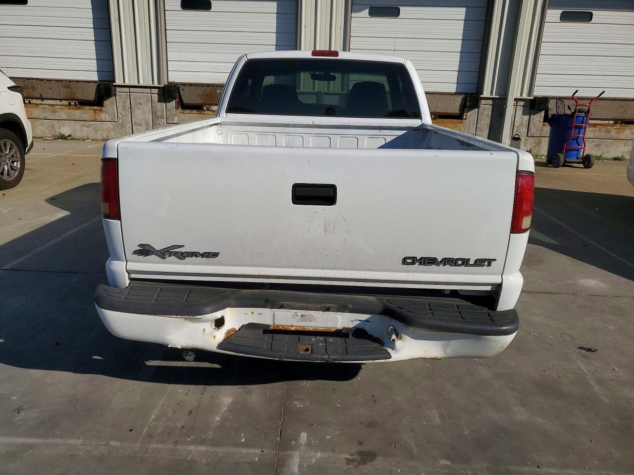 2002 Chevrolet S Truck S10 White vin: 1GCCS19W828136966