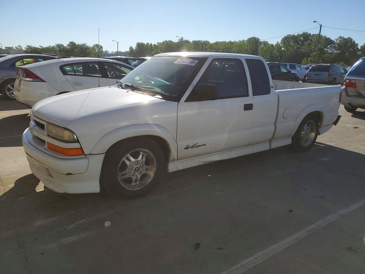 2002 Chevrolet S Truck S10 White vin: 1GCCS19W828136966