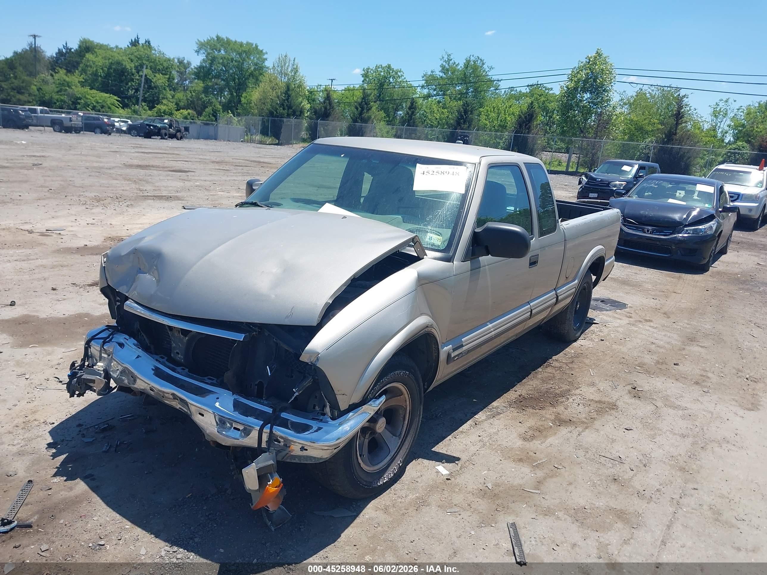 2000 Chevrolet S-10 Ls Gold vin: 1GCCS19W8YK287365