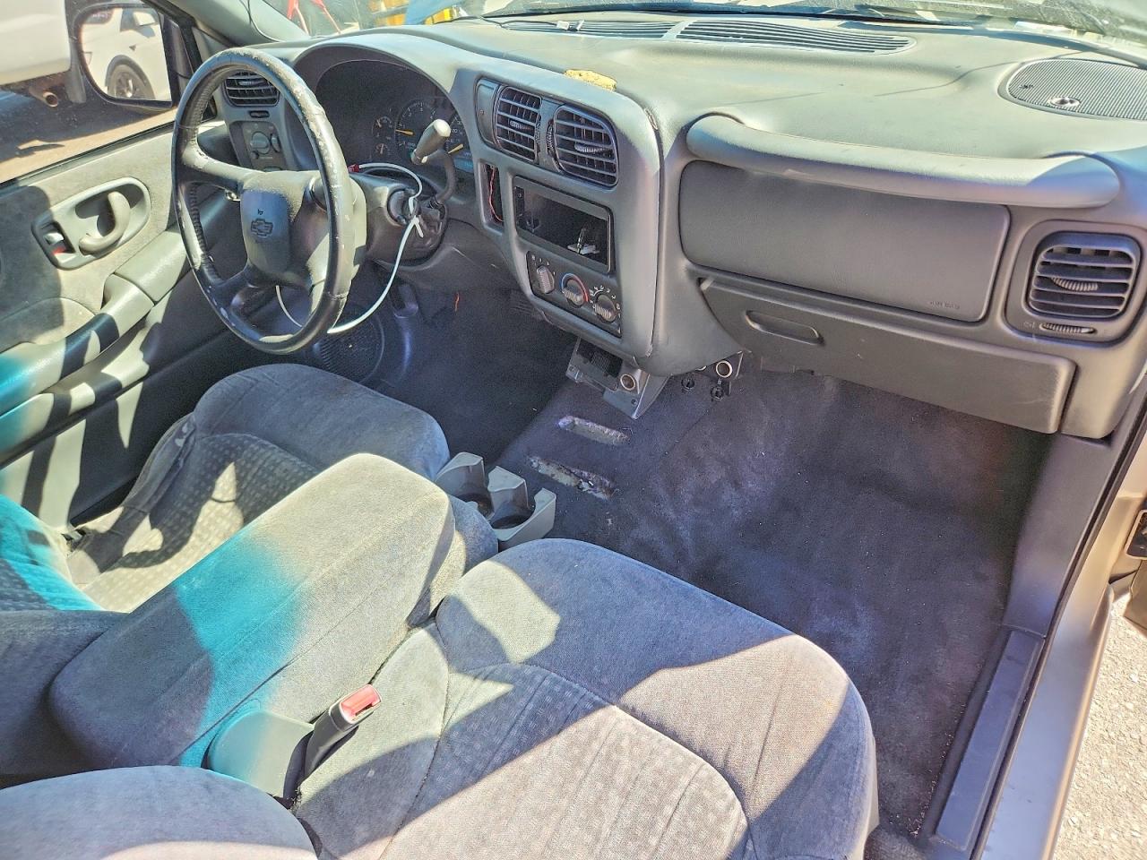 2001 Chevrolet S Truck S10 Tan vin: 1GCCS19W918128647
