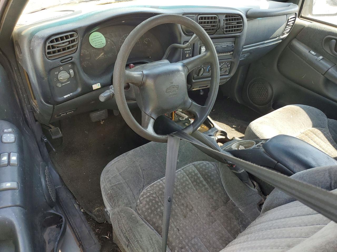 2001 Chevrolet S Truck S10 Silver vin: 1GCCS19W918238405