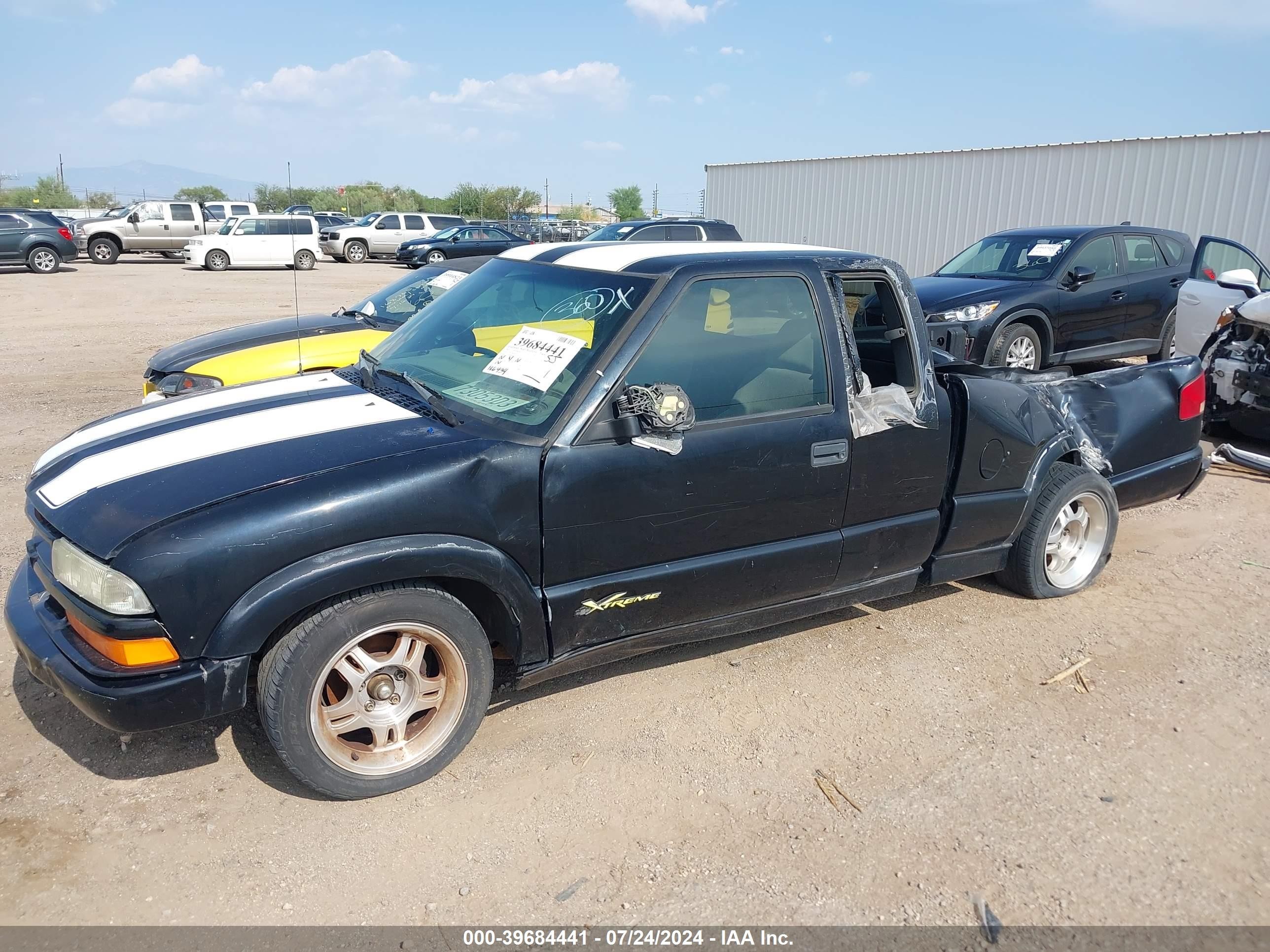 2002 Chevrolet S-10 Ls Black vin: 1GCCS19W928151122