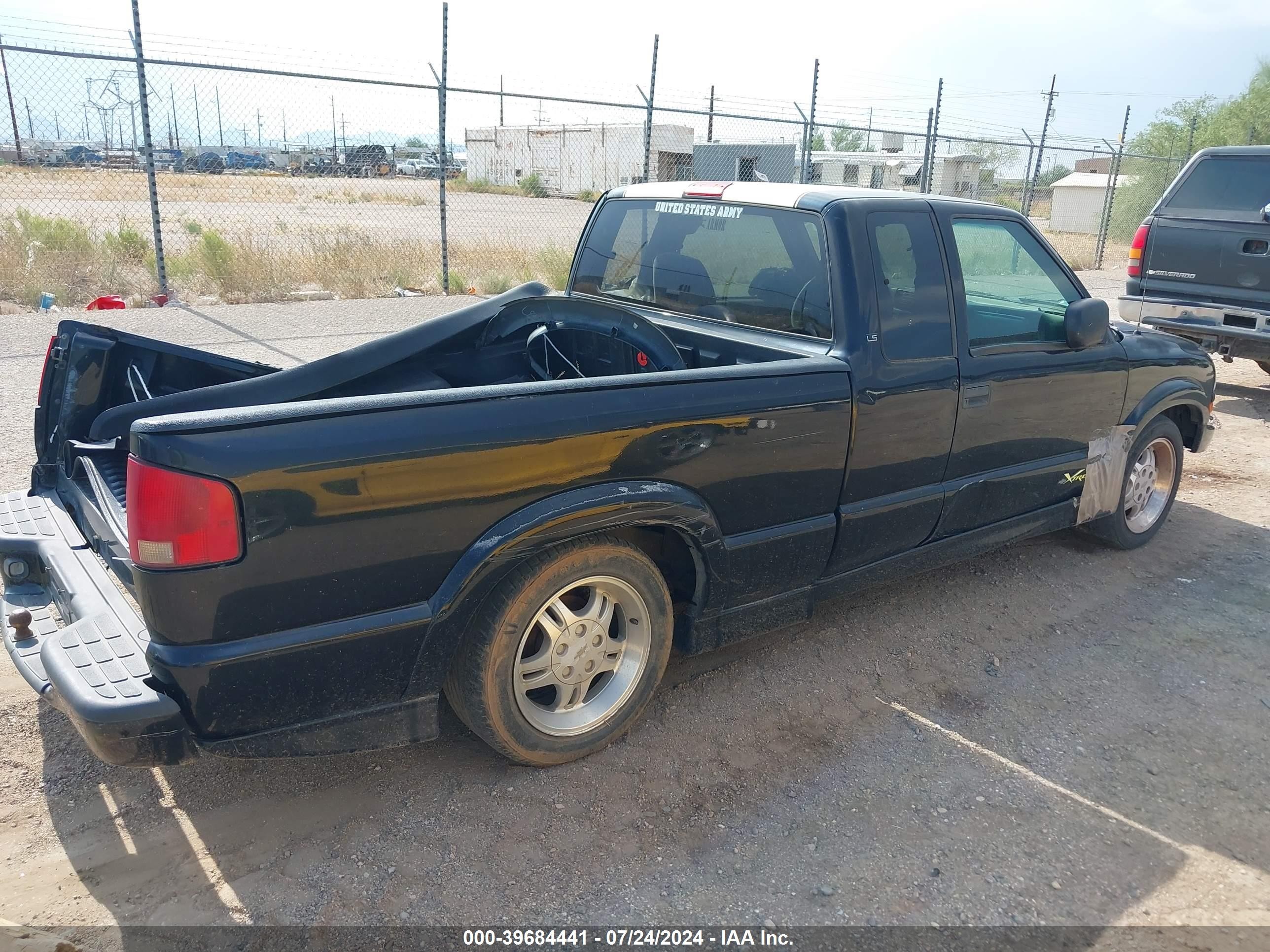 2002 Chevrolet S-10 Ls Black vin: 1GCCS19W928151122
