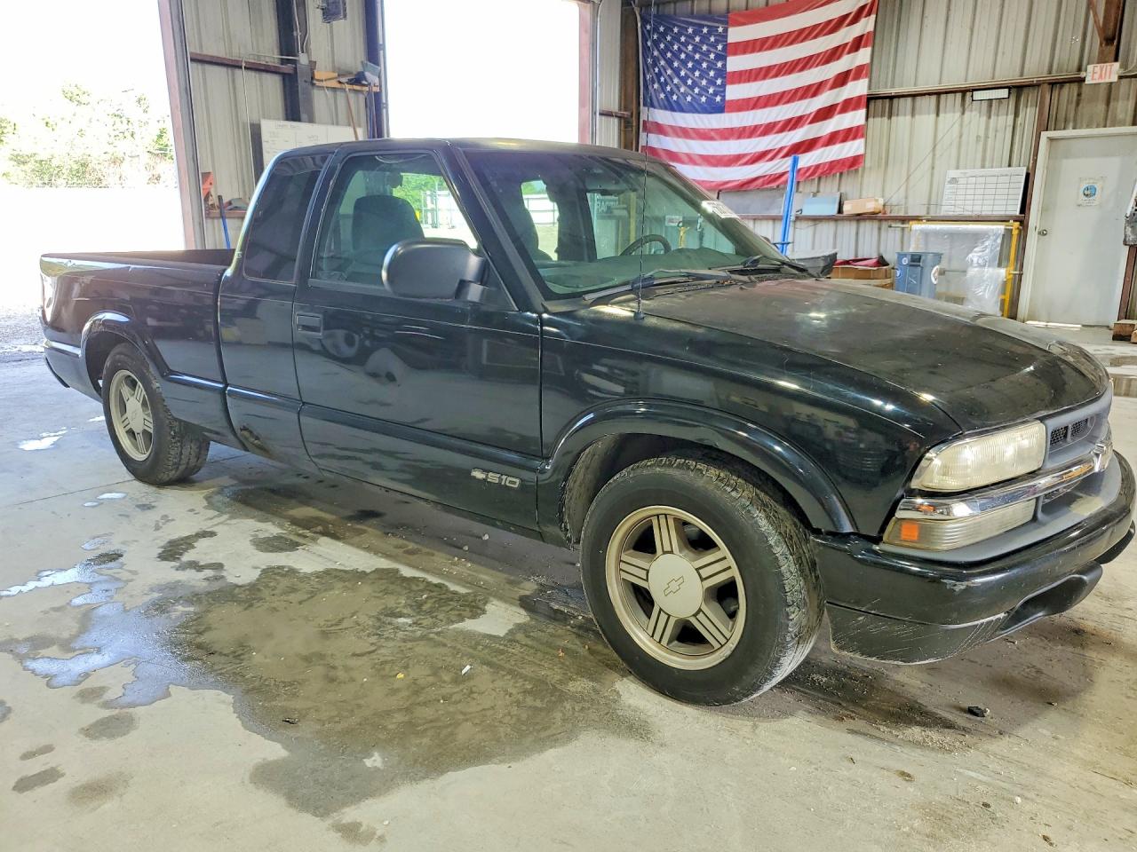 2000 Chevrolet S Truck S10 Black vin: 1GCCS19W9Y8299747