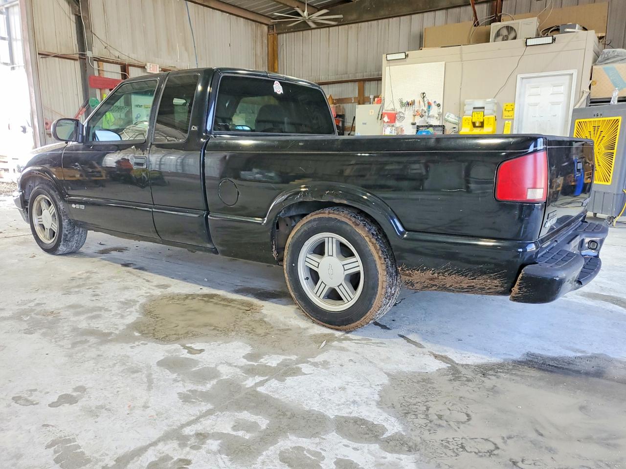 2000 Chevrolet S Truck S10 Black vin: 1GCCS19W9Y8299747