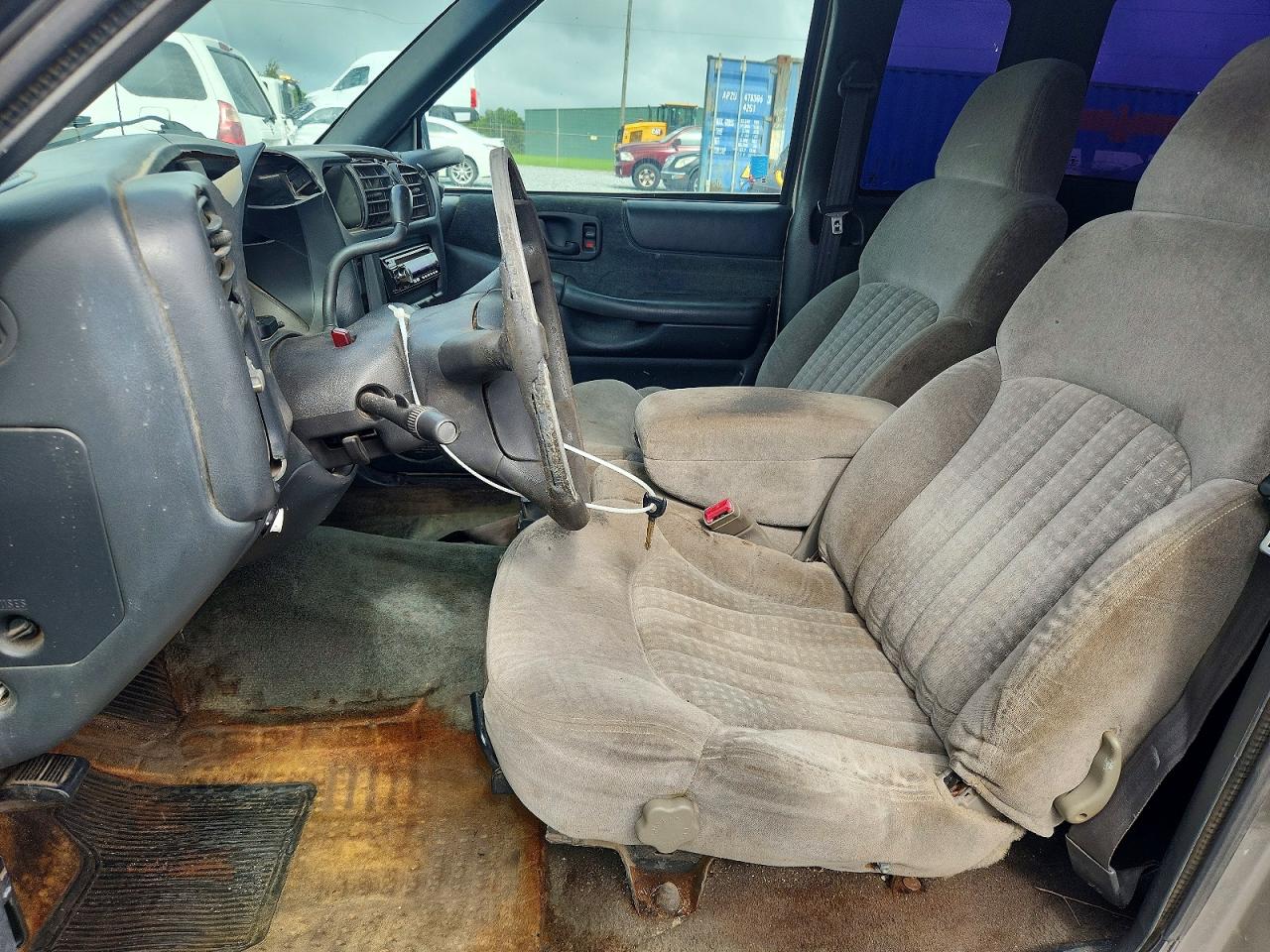 2001 Chevrolet S Truck S10 Gold vin: 1GCCS19WX18152505
