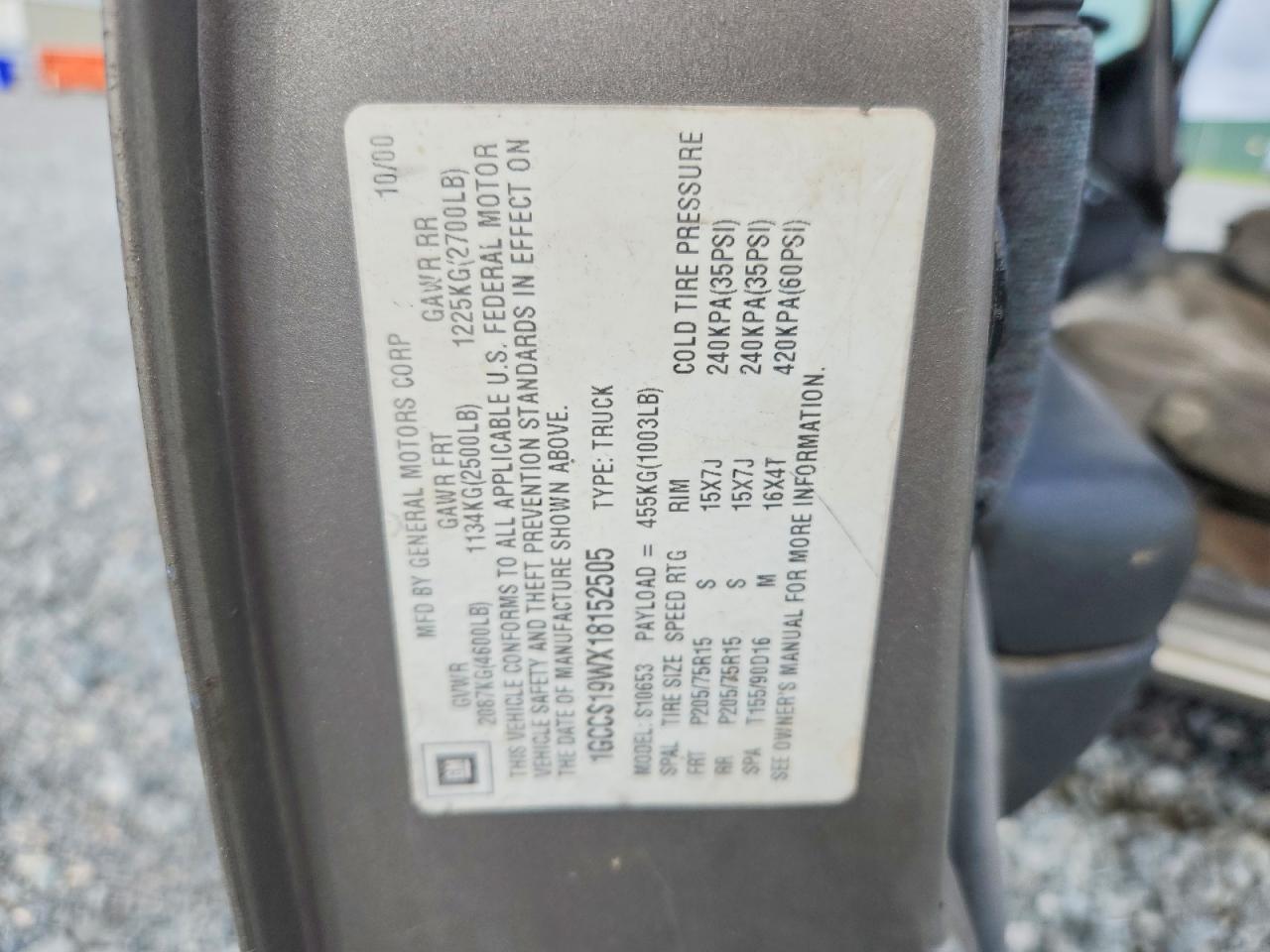 2001 Chevrolet S Truck S10 Gold vin: 1GCCS19WX18152505