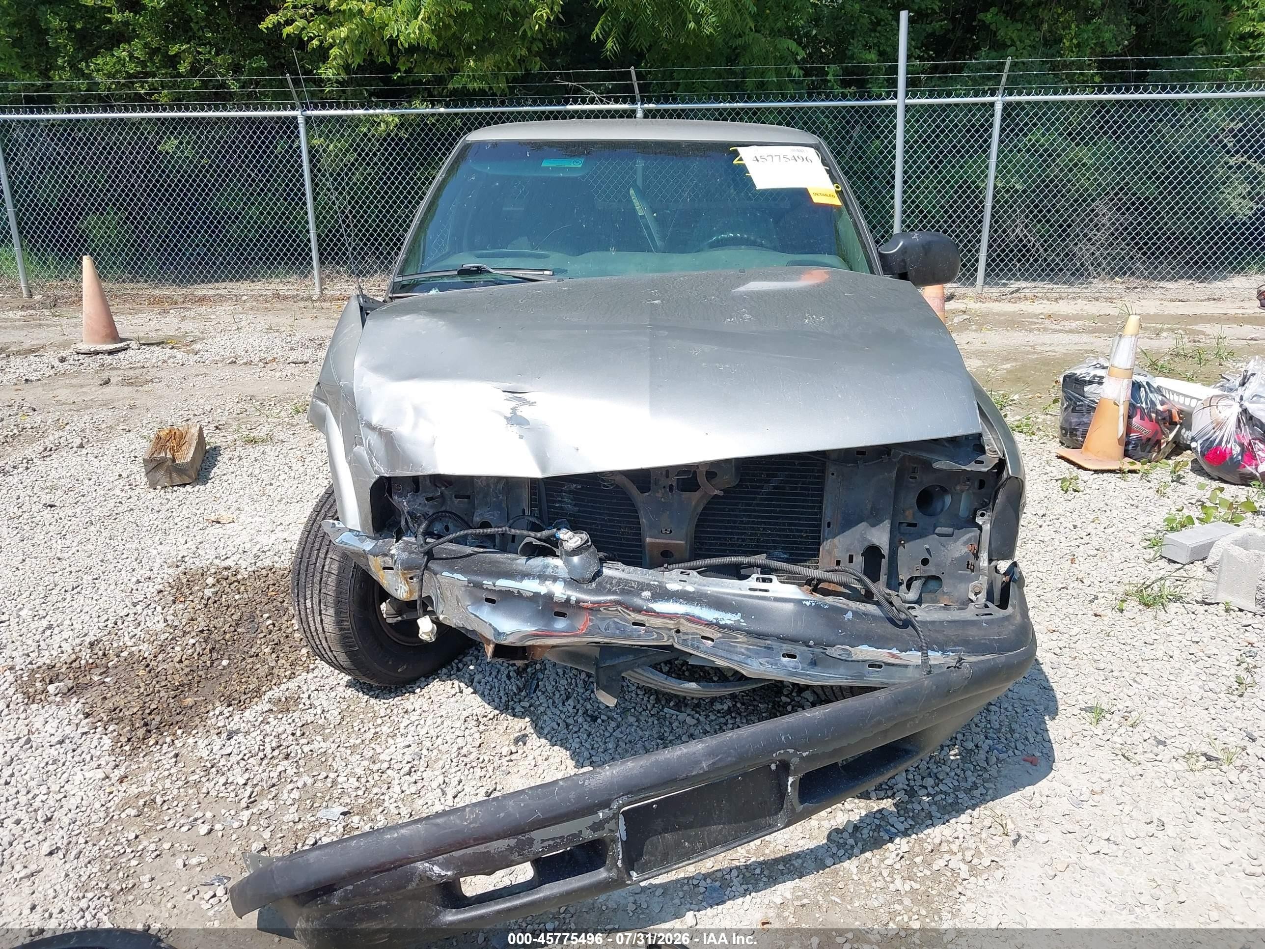 2001 Chevrolet S-10 Ls Gray vin: 1GCCS19WX18221452