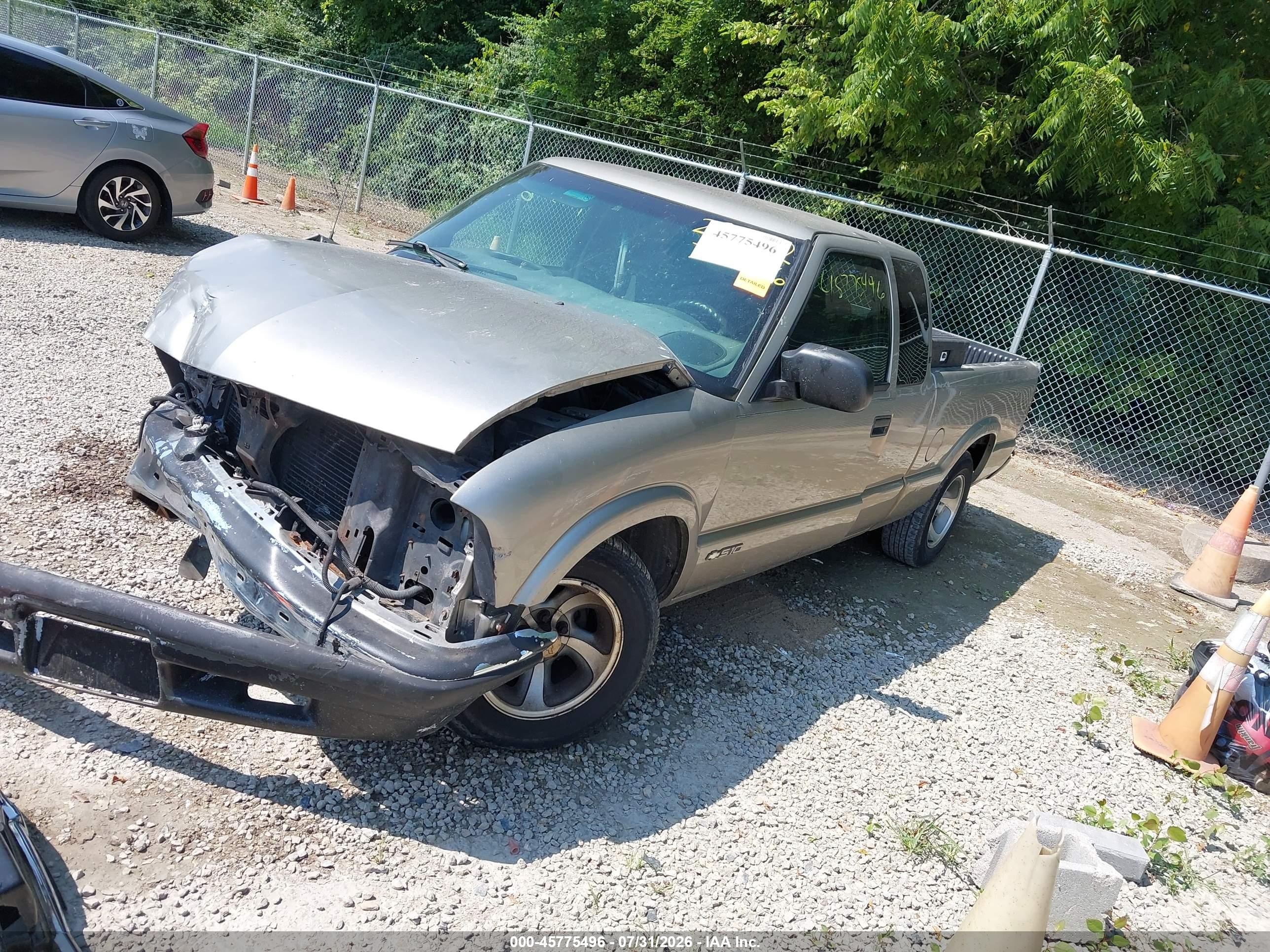 2001 Chevrolet S-10 Ls Gray vin: 1GCCS19WX18221452