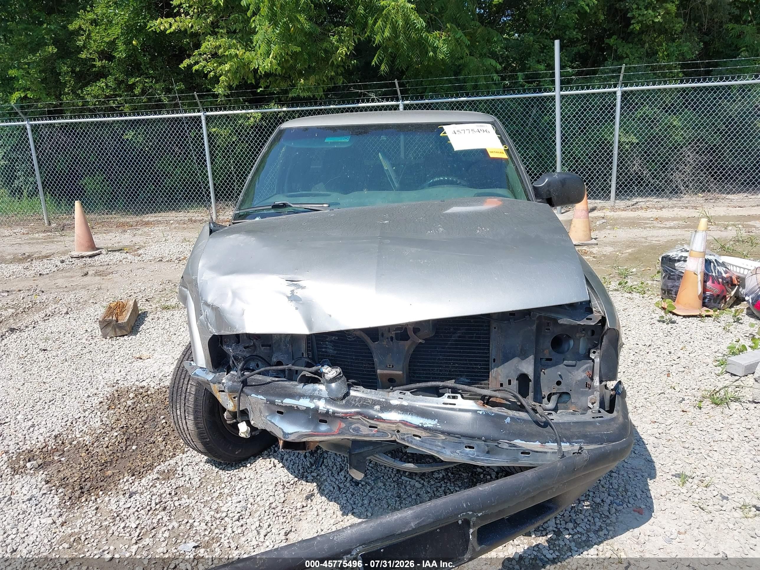 2001 Chevrolet S-10 Ls Gray vin: 1GCCS19WX18221452