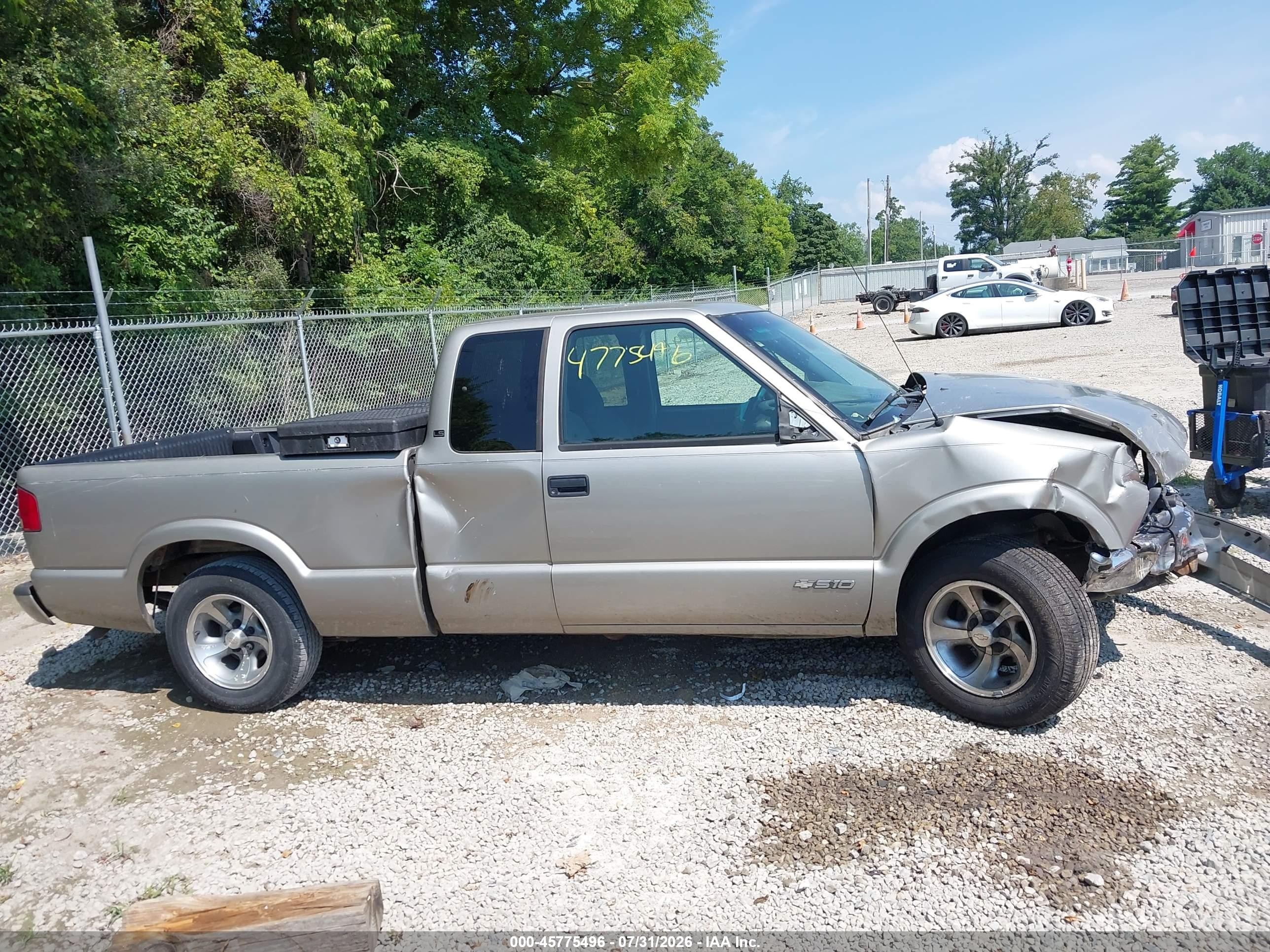 2001 Chevrolet S-10 Ls Gray vin: 1GCCS19WX18221452