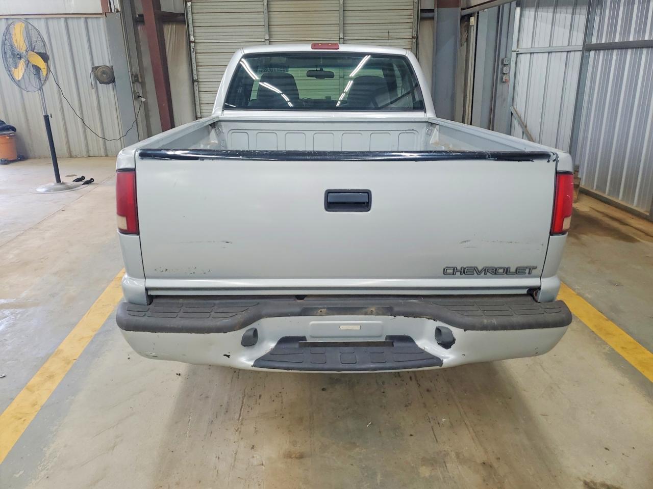 2001 Chevrolet S Truck S10 White vin: 1GCCS19WX1K146559