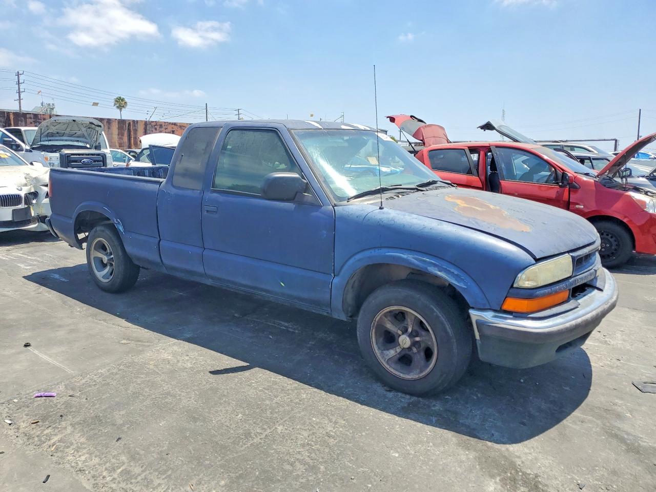 2002 Chevrolet S Truck S10 Синий vin: 1GCCS19WX28221324
