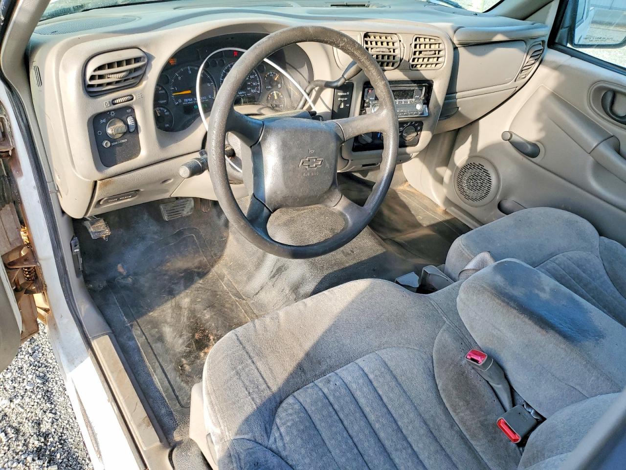 2000 Chevrolet S Truck S10 White vin: 1GCCS19WXYK158298