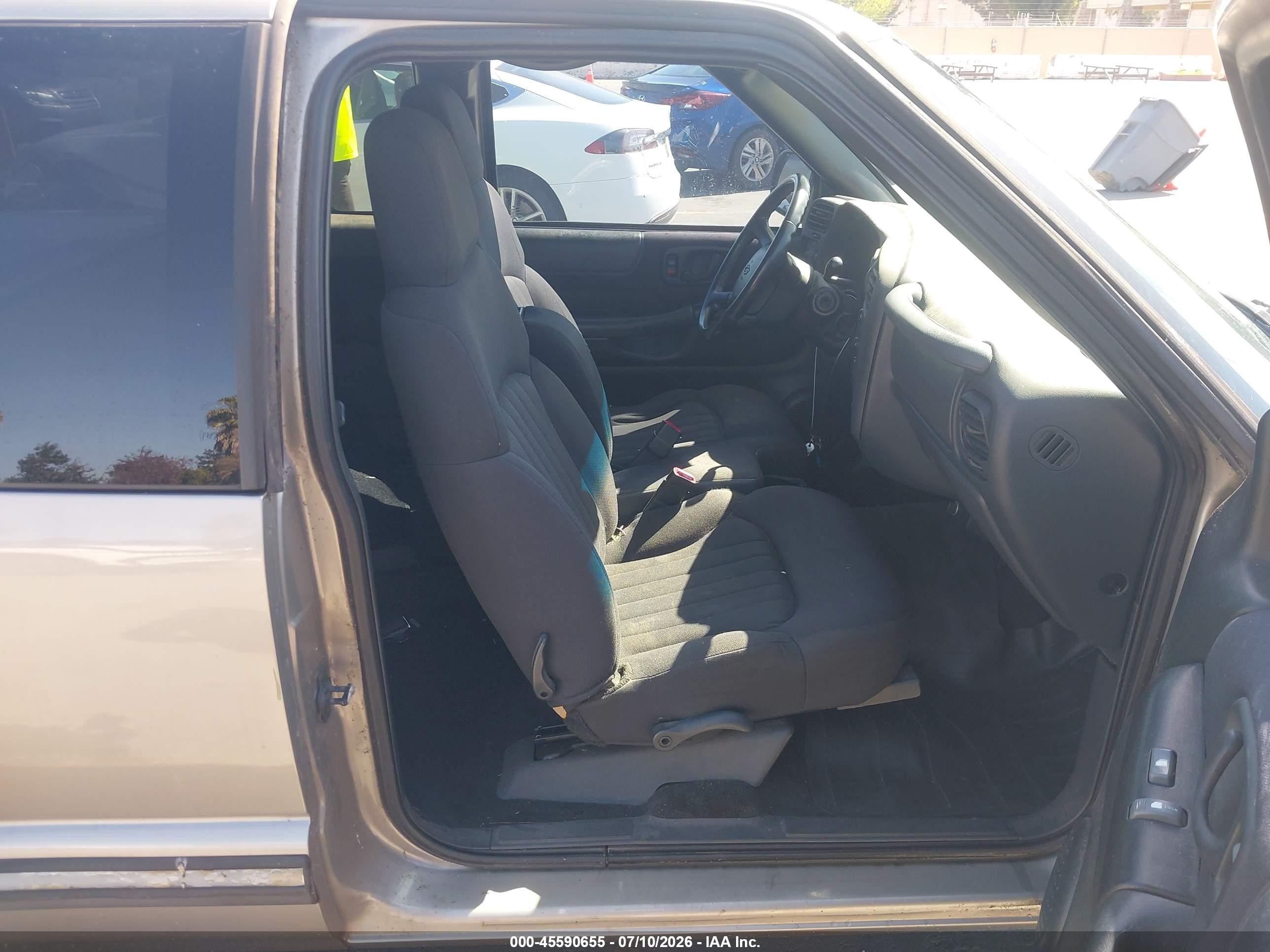 2003 Chevrolet S-10 Ls Gray vin: 1GCCS19X038159300